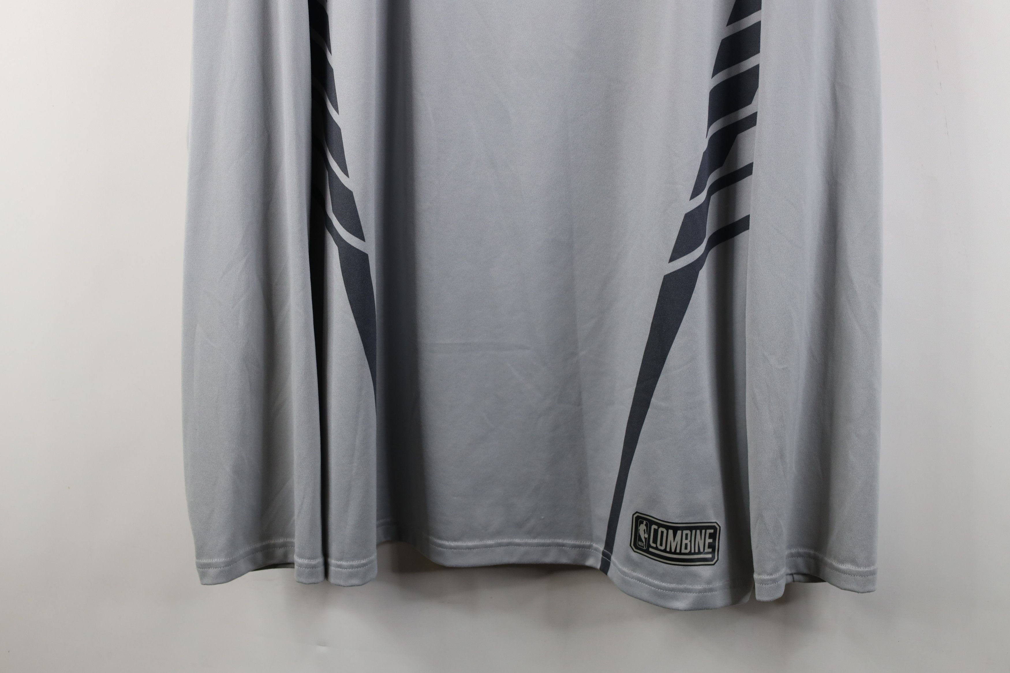 Under Armour Under Armour Combine Pistons Basketball Long Sleeve T-Shirt Size US XXL / EU 58 / 5 - 3 Thumbnail