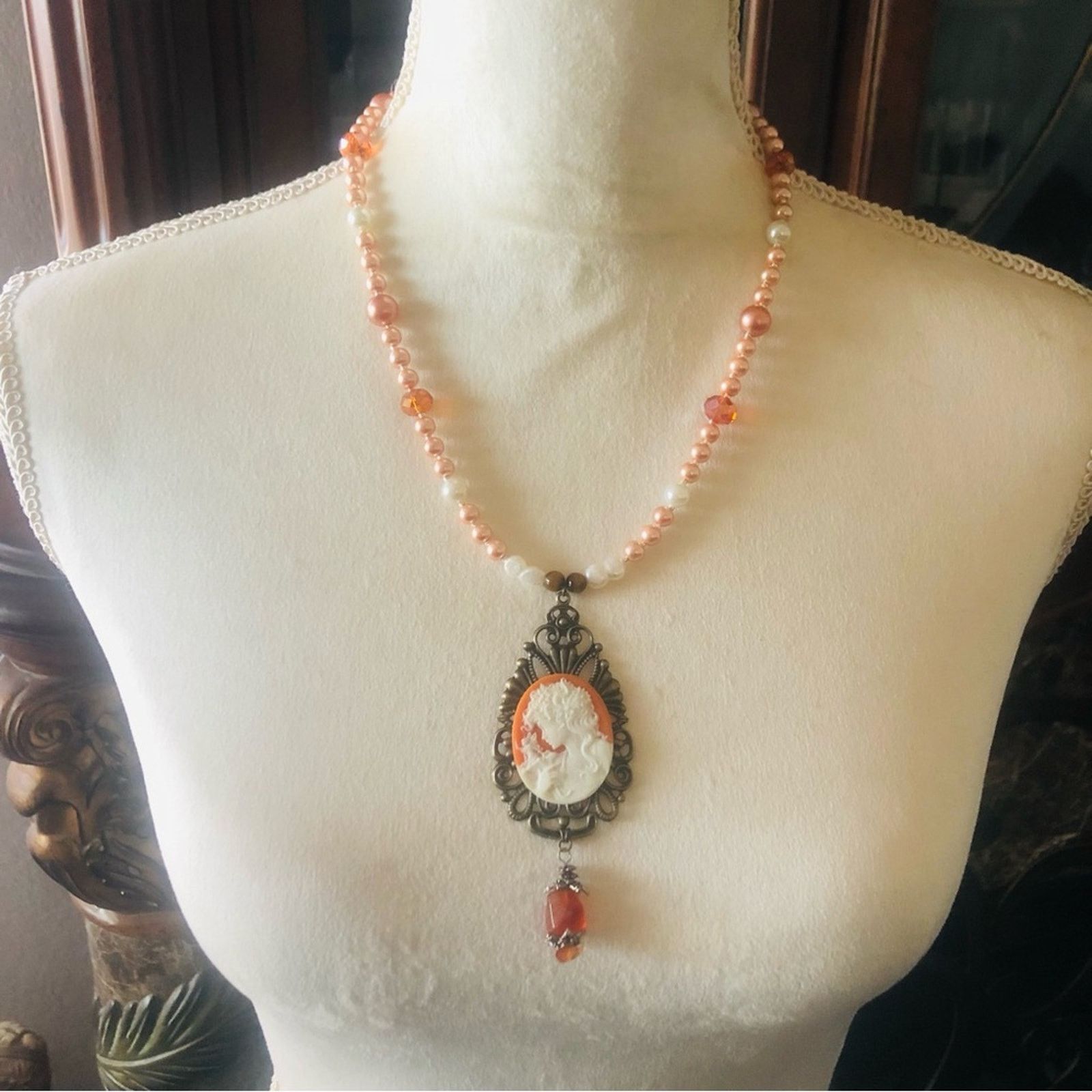 Handmade Handcrafted whimsical lady cameo pendant Pearl necklace Size ONE SIZE - 2 Thumbnail