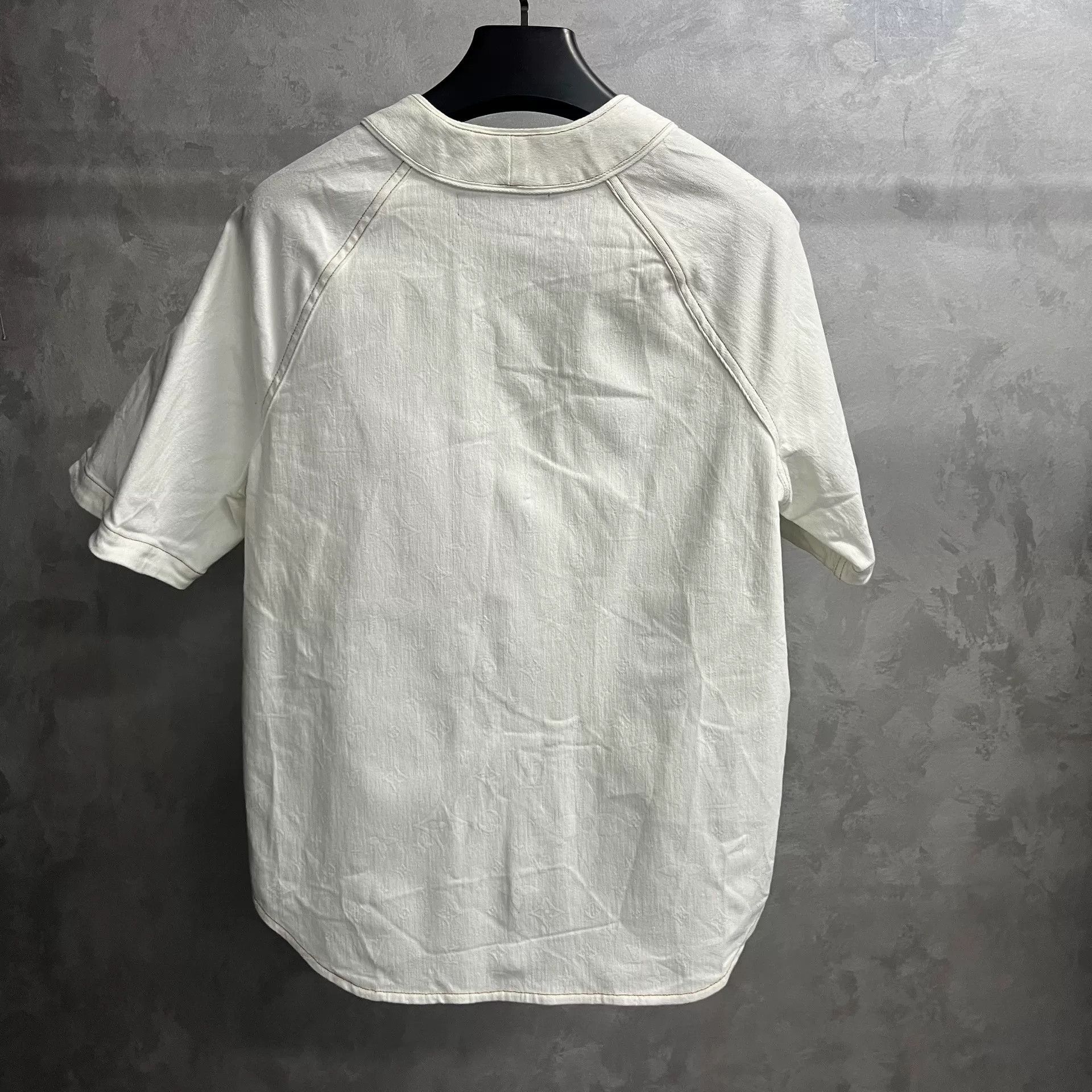 Louis Vuitton Louis Vuitton White Embossed Short-Sleeve Shirt Size US S / EU 44-46 / 1 - 2 Thumbnail