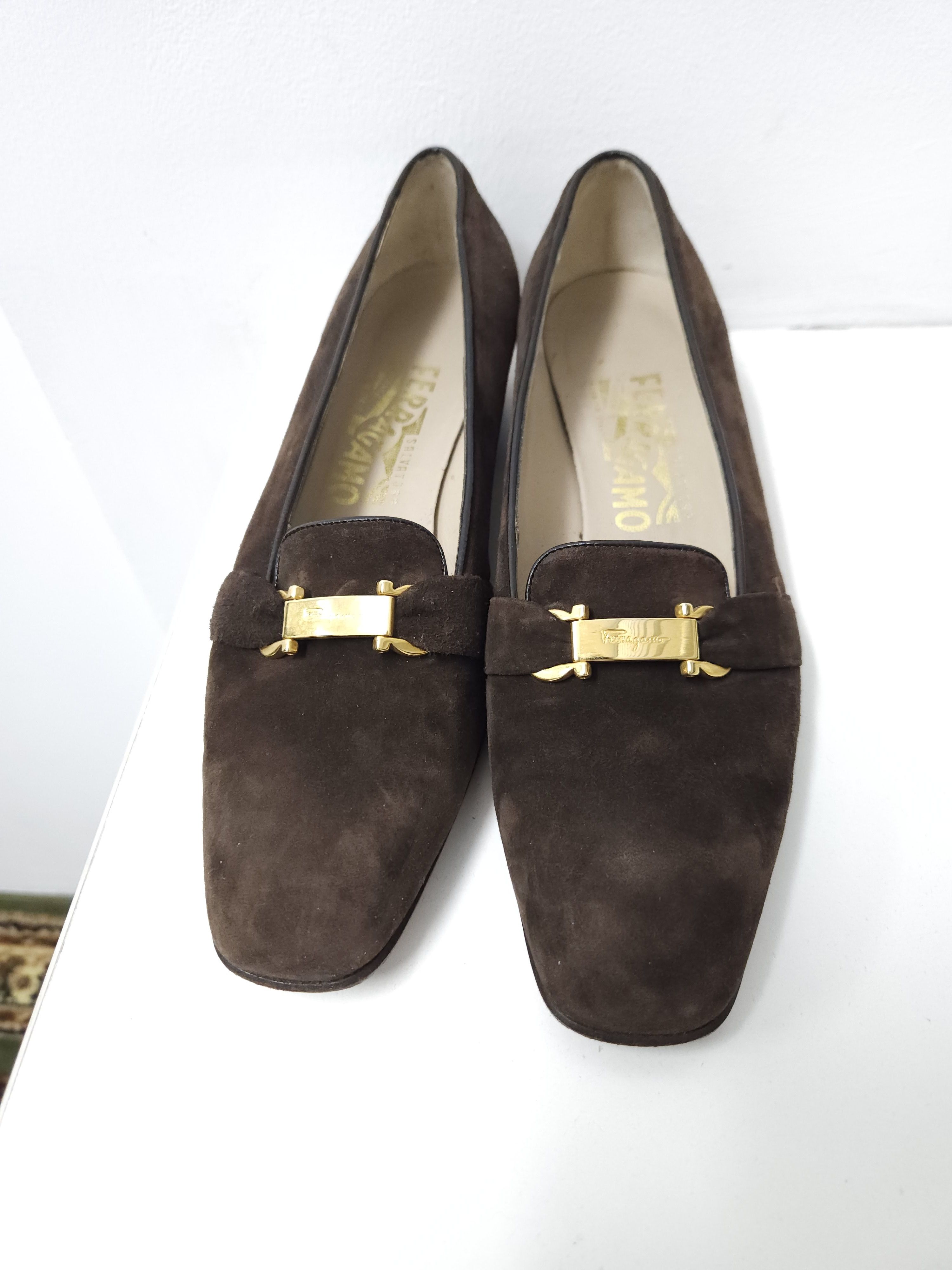 Salvatore Ferragamo Vintage Ferragamo brown suede loafers with gold hardware Size US 7 / IT 37 - 15 Thumbnail