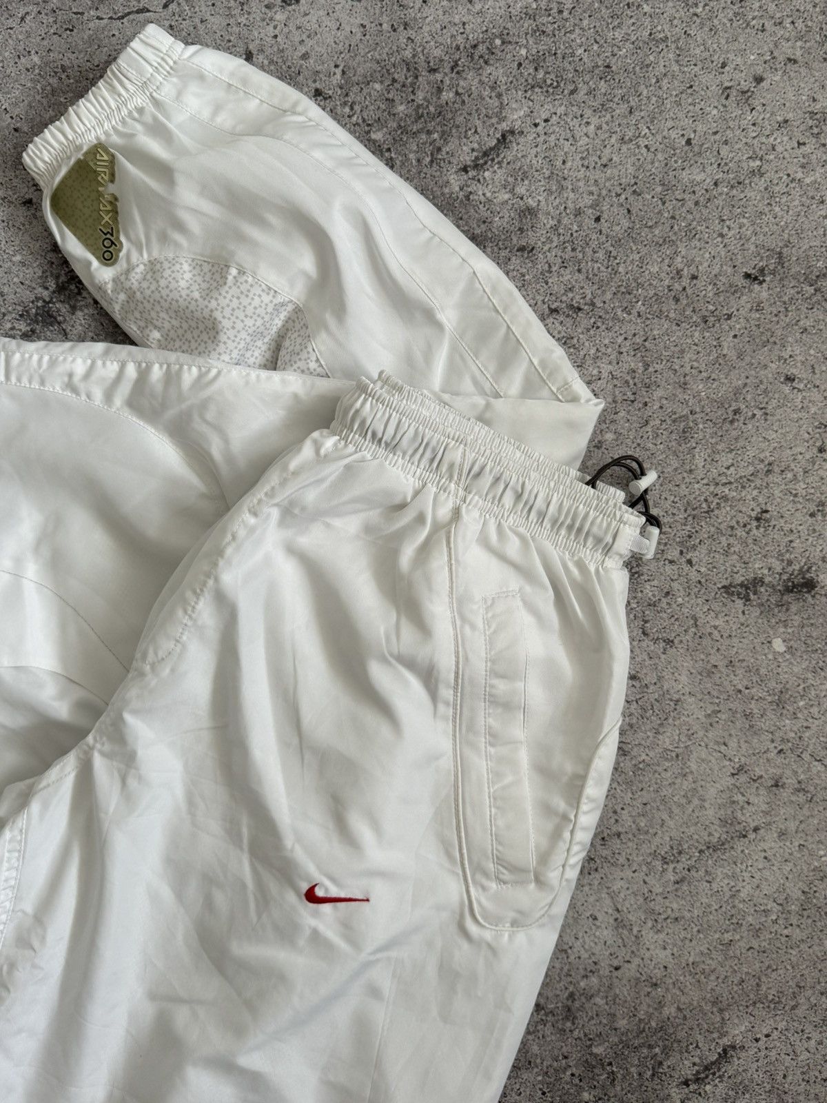 Nike Vintage Nike Air Max 360 Tracksuit White Large Men’s Size US L / EU 52-54 / 3 - 13 Thumbnail