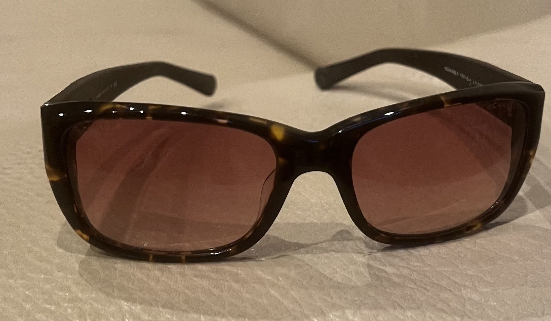Chanel Pre Owned Chanel Tortoise Shell Lambskin Leather Quilted Size ONE SIZE - 1 Thumbnail