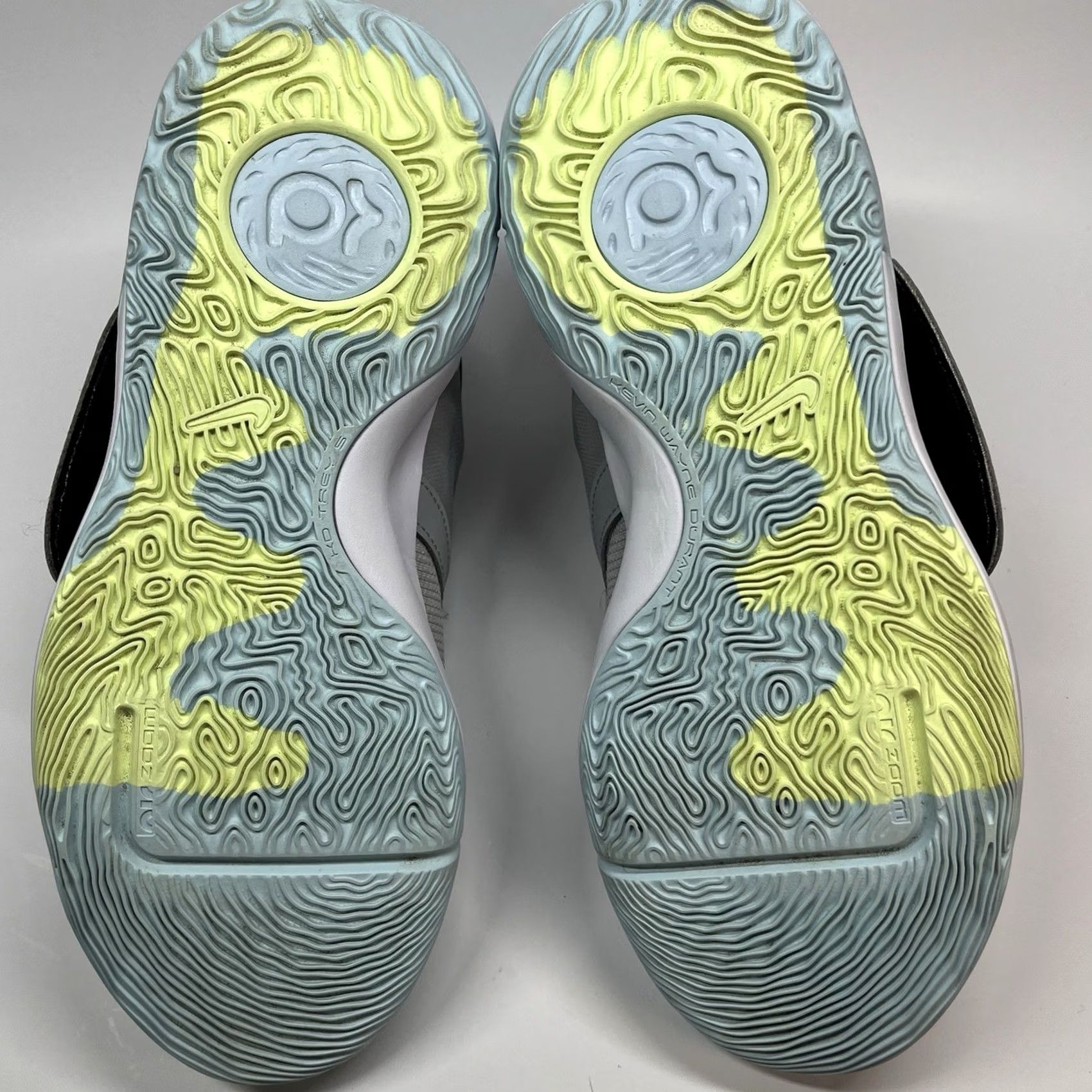 Nike Nike KD Trey 5 X Wolf Grey Barely Volt Basketball Men Size 13 Shoes Size US 12 / EU 45 - 7 Thumbnail