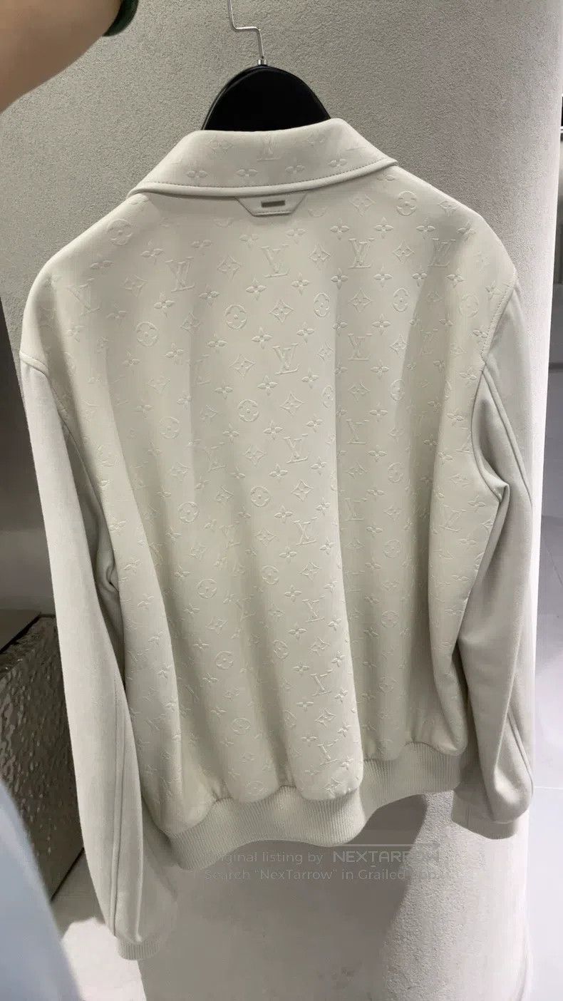 Louis Vuitton Louis Vuitton White full print jacquard sheepskin jacket Size US M / EU 48-50 / 2 - 1 Thumbnail