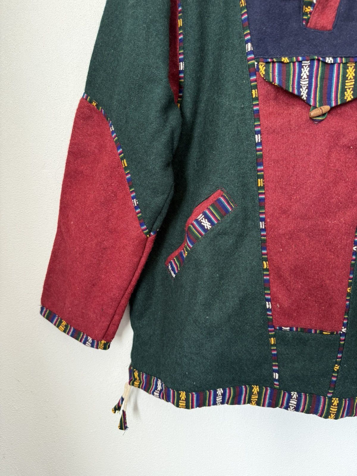Japanese Brand Vintage Patchwork Pullover Baja Red Green & Navy Tribal Trim Size US M / EU 48-50 / 2 - 4 Thumbnail