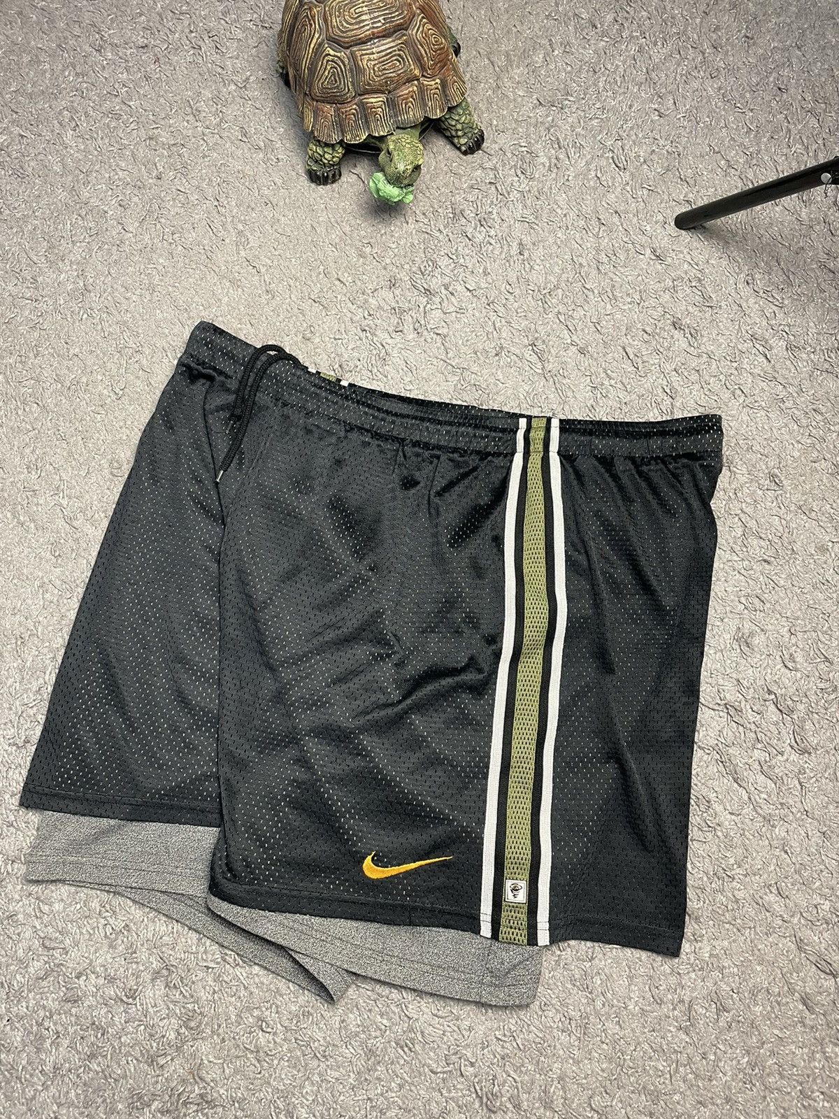 Nike × Vintage 90’s Vintage Nike basketball Swoosh Shorts Size US 36 / EU 52 - 6 Thumbnail