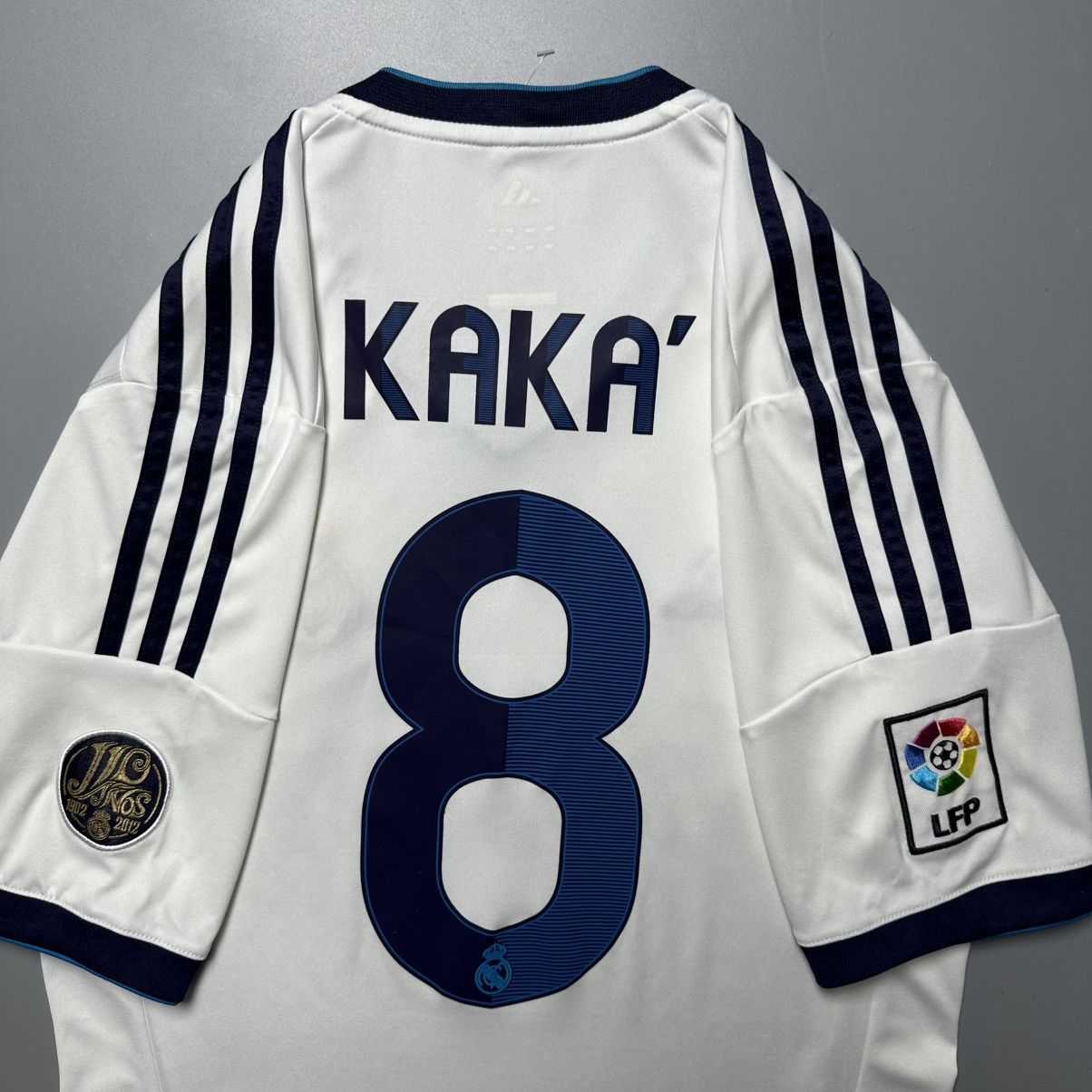 Adidas REAL MADRID 2012/2013 FOOTBALL HOME JERSEY #8 KAKA Size US S / EU 44-46 / 1 - 12 Thumbnail