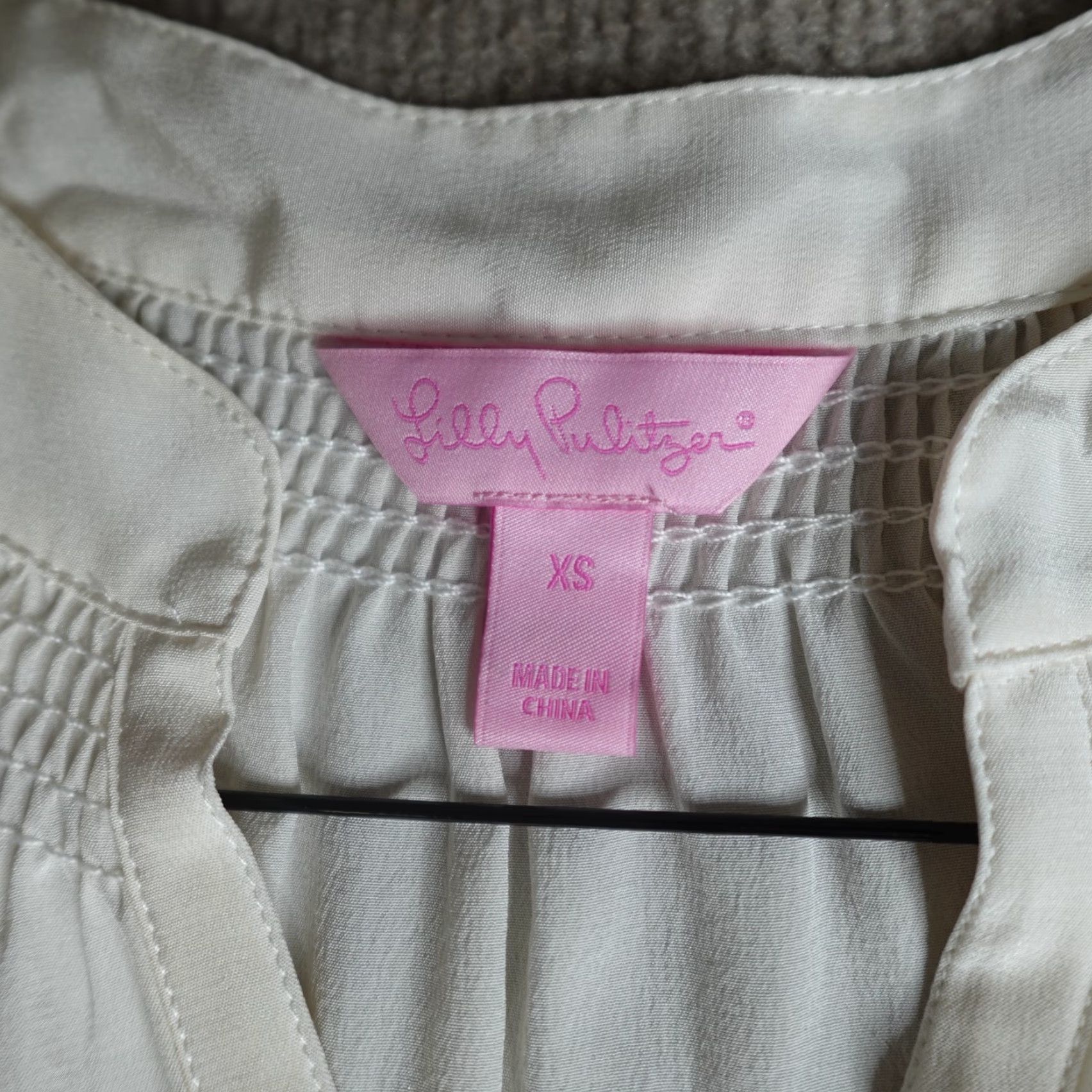 Lilly Pulitzer Lilly Pulitzer Womens Tank XS Beige Solid Silk 100% Silk Collared Sleeveless Casual Summer 53720 Womens XS Beige Tank Silk Shirt? Size XS / US 0-2 / IT 36-38 - 2 Thumbnail