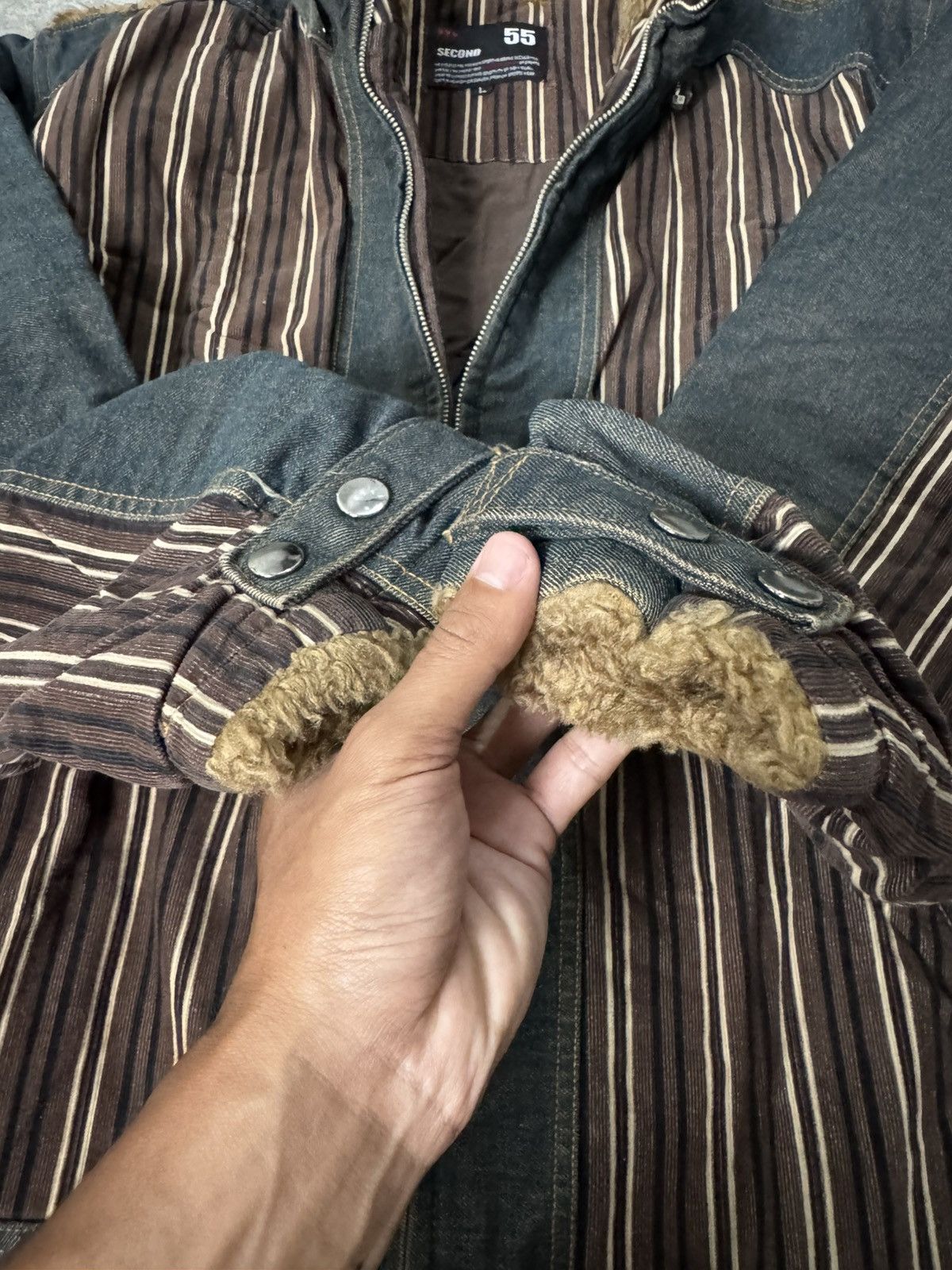 Japanese Brand VINTAGE 55 JAPANESE STRIPED JACKET WITH FUR Size US L / EU 52-54 / 3 - 6 Thumbnail