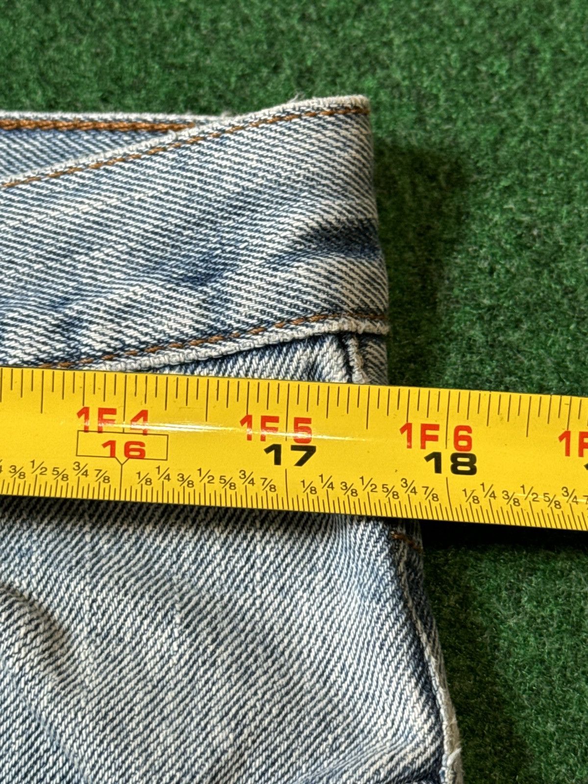 Levi's × Levi's Vintage Clothing × Vintage Y2K Levi’s 550 Relaxed Fit Wide Leg Baggy Light Wash Jeans Size US 35 - 6 Thumbnail