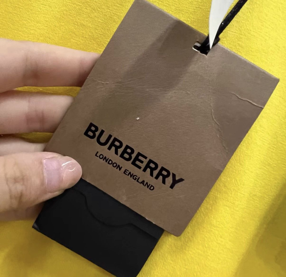 Burberry Burberry Yellow Letter Printed Short-Sleeve T-shirt J41 Size US XS / EU 42 / 0 - 5 Thumbnail