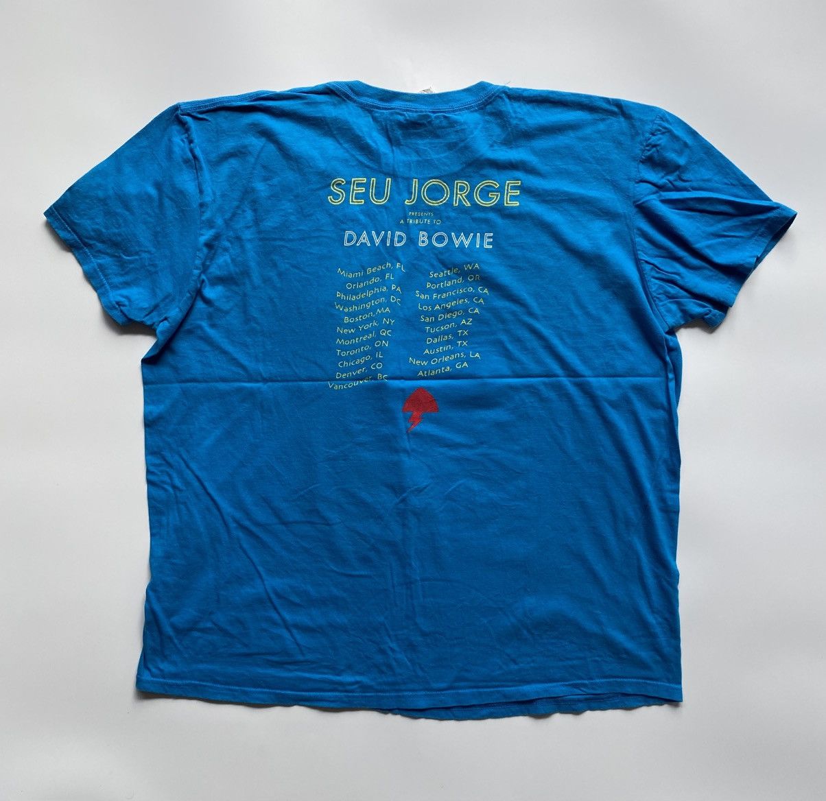 Band Tees SUE JORGE PRESENTS A TRIBUTE TO DAVID BOWIE Size US XL / EU 56 / 4 - 2 Thumbnail
