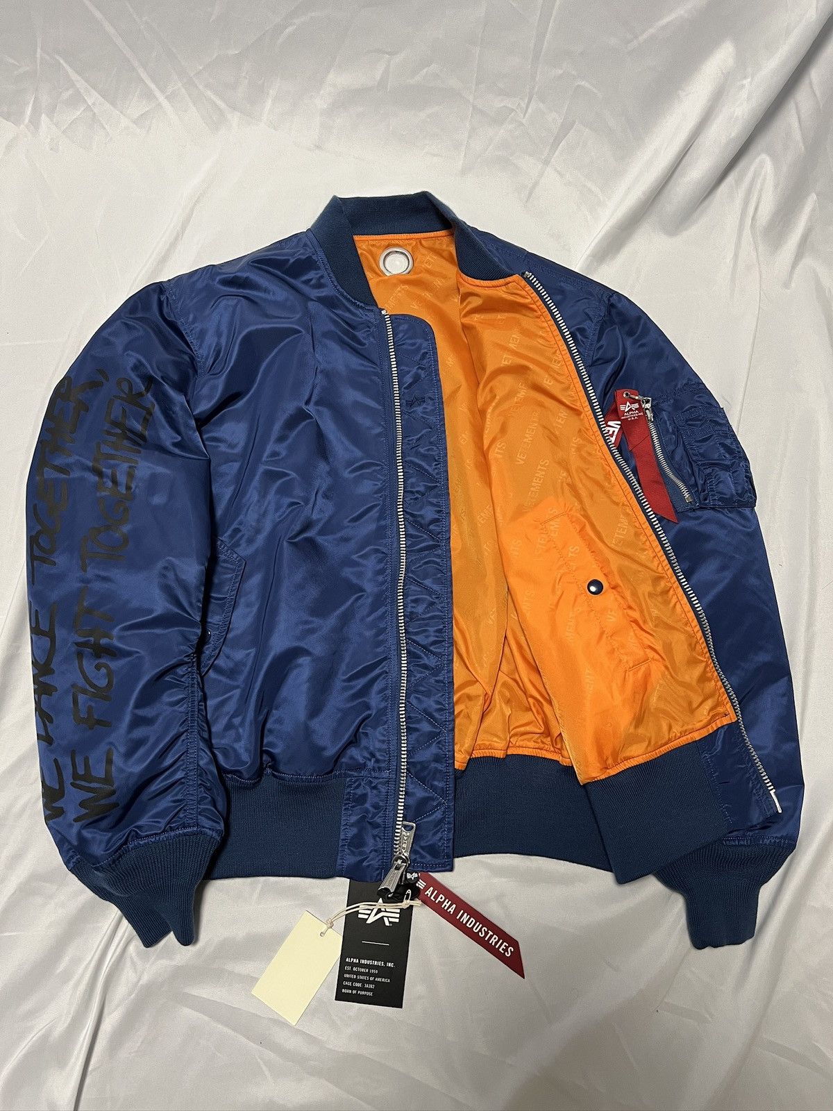 Vetements Vetements Reversibel Blue Fist Bomber Size US S / EU 44-46 / 1 - 2 Thumbnail