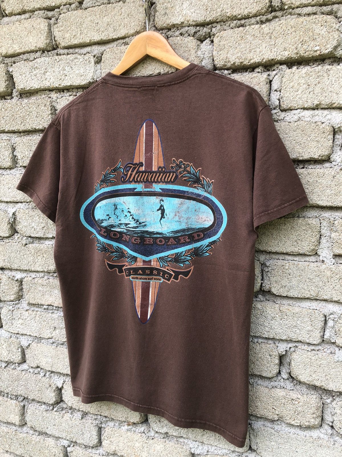 Japanese Brand Vintage Y2K Hawaiian Longboard Classic Surfing Backhit Tee Size US M / EU 48-50 / 2 - 3 Thumbnail