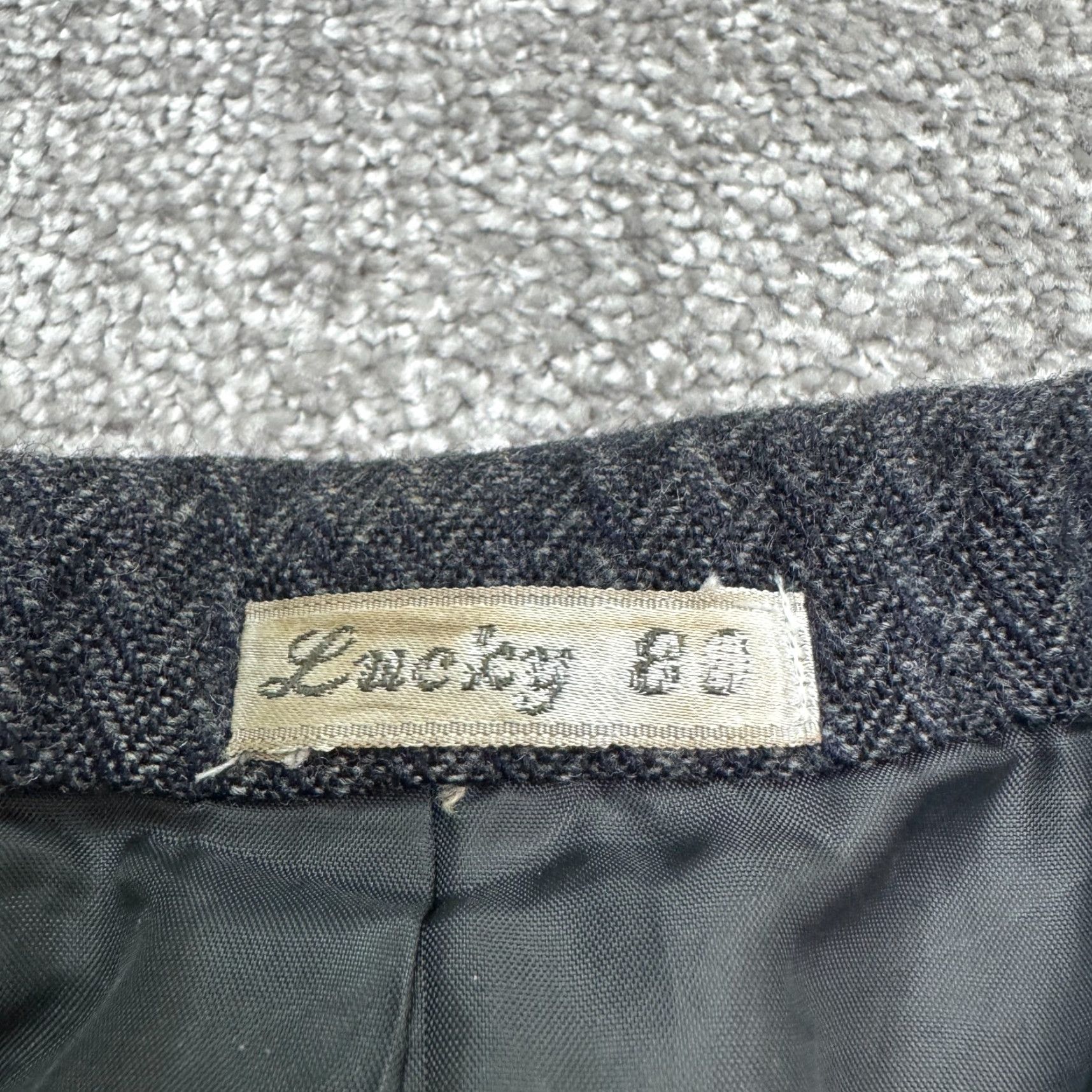 Vintage VINTAGE Lucky 80 Blazer Jacket Mens XL Blue Herringbone Tweed Wool 2 Piece Suit Front Two-Button Notch Lapel Regular Fit Chest 42 Navy Blue Size 46R - 5 Thumbnail