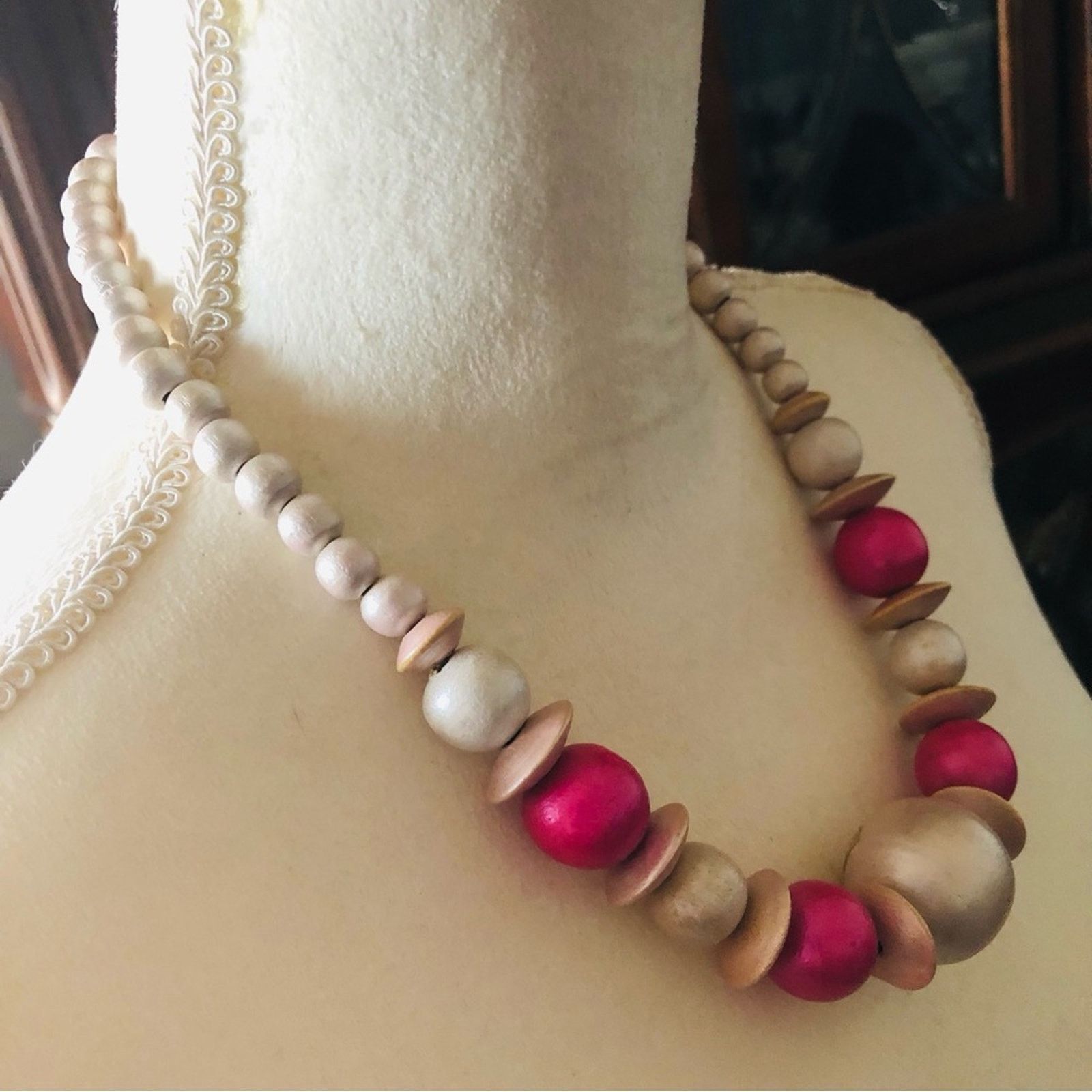 Vintage Vintage pink and pearl tone wood bead necklace Size ONE SIZE - 3 Thumbnail