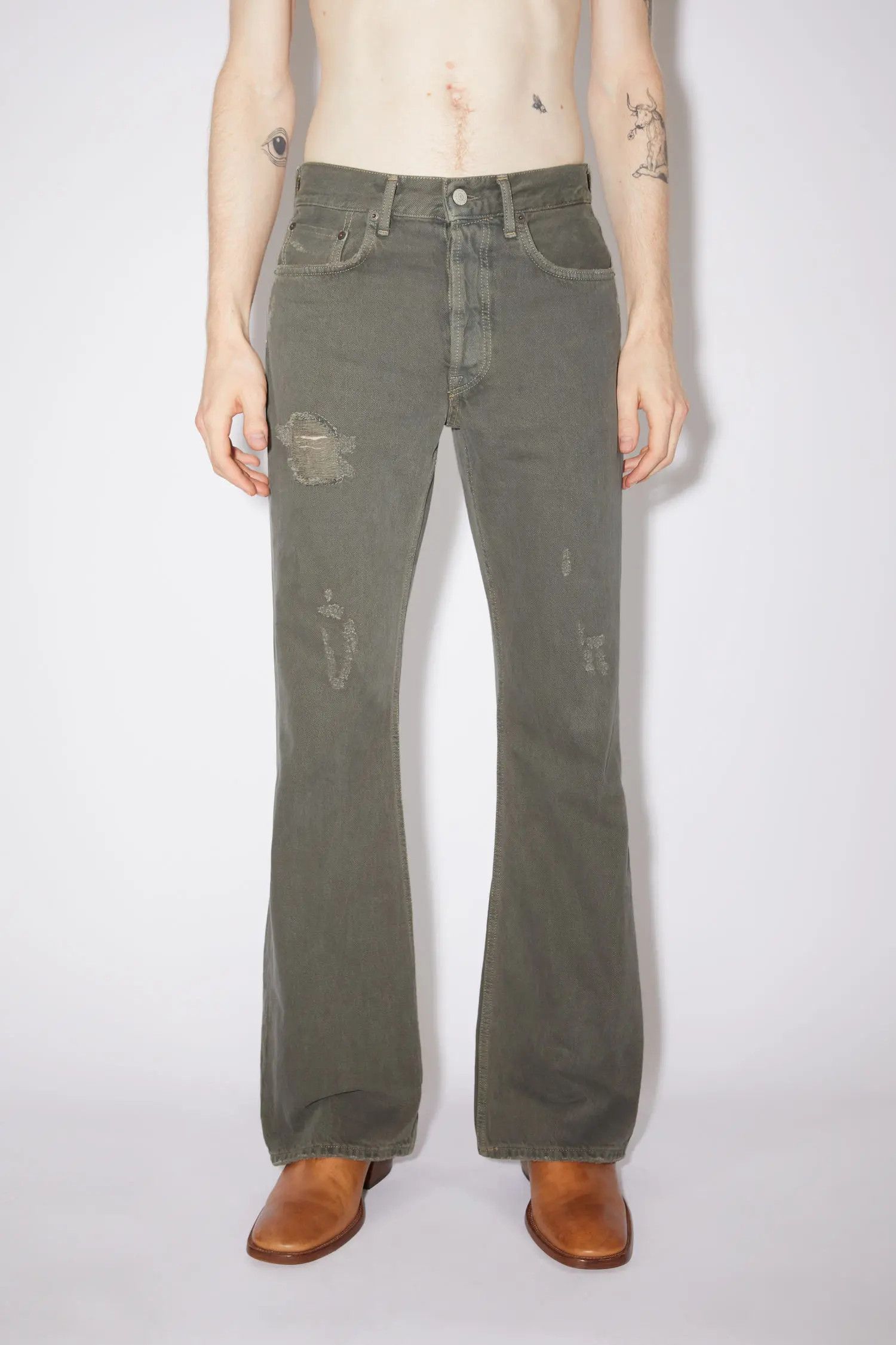 魅力的な Acne Studios Acne Studios 1992M Desert Dust Destroyed Denim パンツ