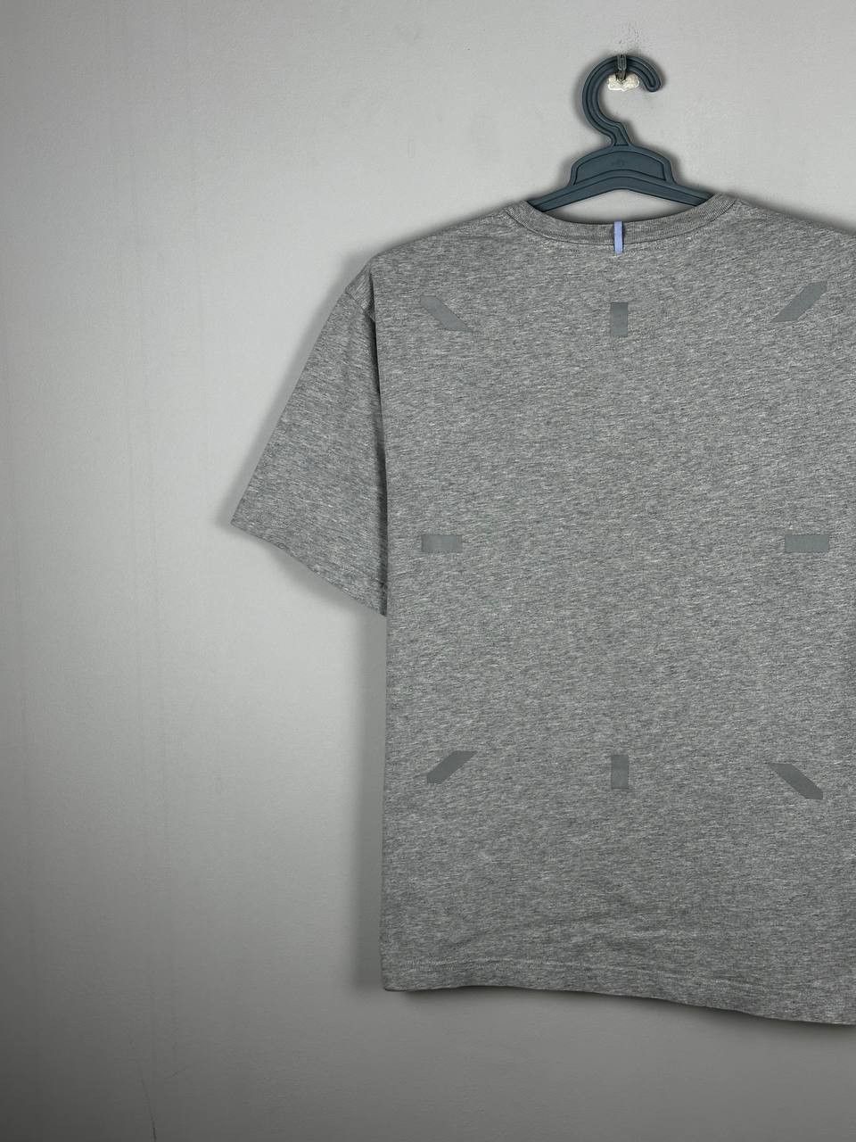 Alexander McQueen Alexander McQueen T-shirt Big Logo Designer Grey T Shirt Size US L / EU 52-54 / 3 - 10 Thumbnail