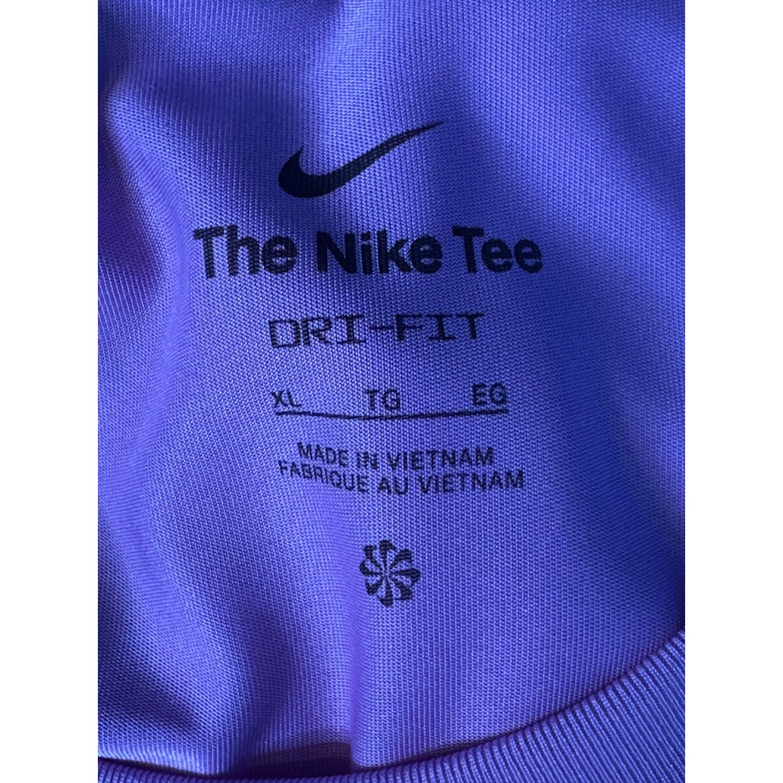 Nike Nike Dri Fit lilac atheletic shirt size XL Size US XL / EU 56 / 4 - 3 Thumbnail