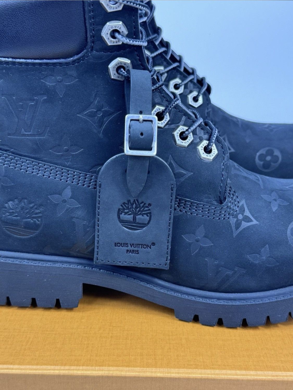 Louis Vuitton × Timberland Louis Vuitton x Timberland Monogram Size US 9 / EU 42 - 4 Thumbnail