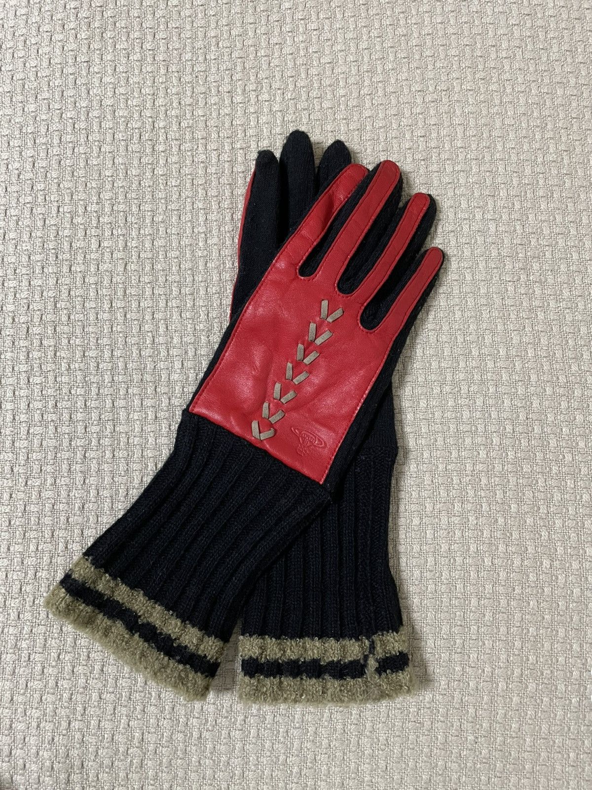 Vivienne Westwood Vivienne Westwood red leather/wool gloves with weaving Size ONE SIZE - 1 Thumbnail