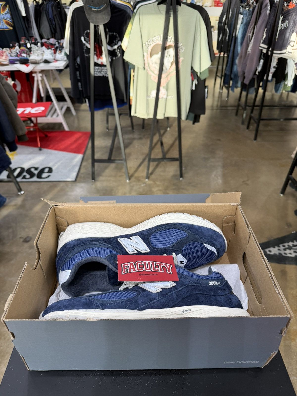 New Balance New Balance 2002R Navy Grey Size 10.5 (2022) Size US 10.5 / EU 43-44 - 11 Thumbnail