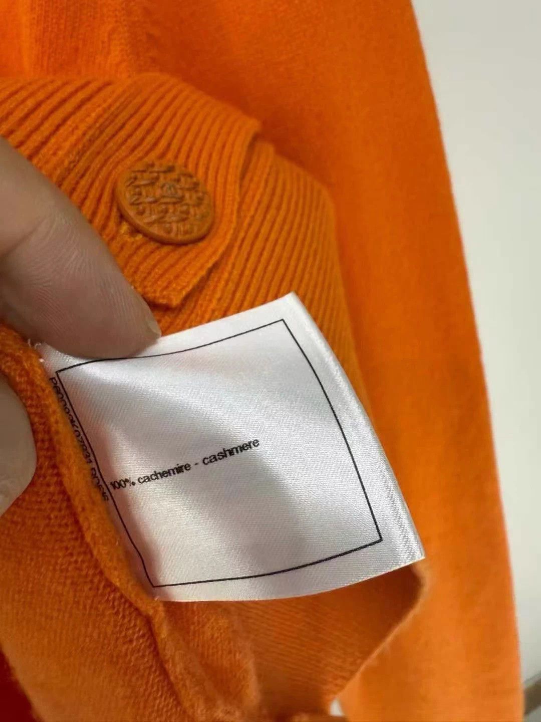 Chanel Chanel 18K orange cashmere cardigan 84/46cm minor repair Size XS / US 0-2 / IT 36-38 - 5 Thumbnail