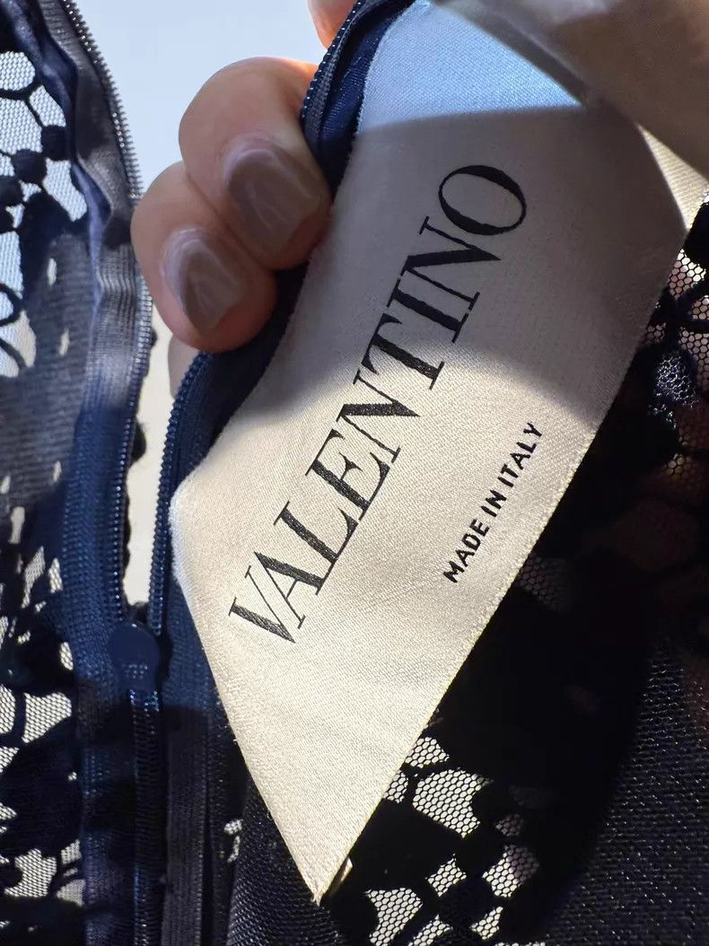 Valentino Valentino dress Size XS / US 0-2 / IT 36-38 - 2 Thumbnail
