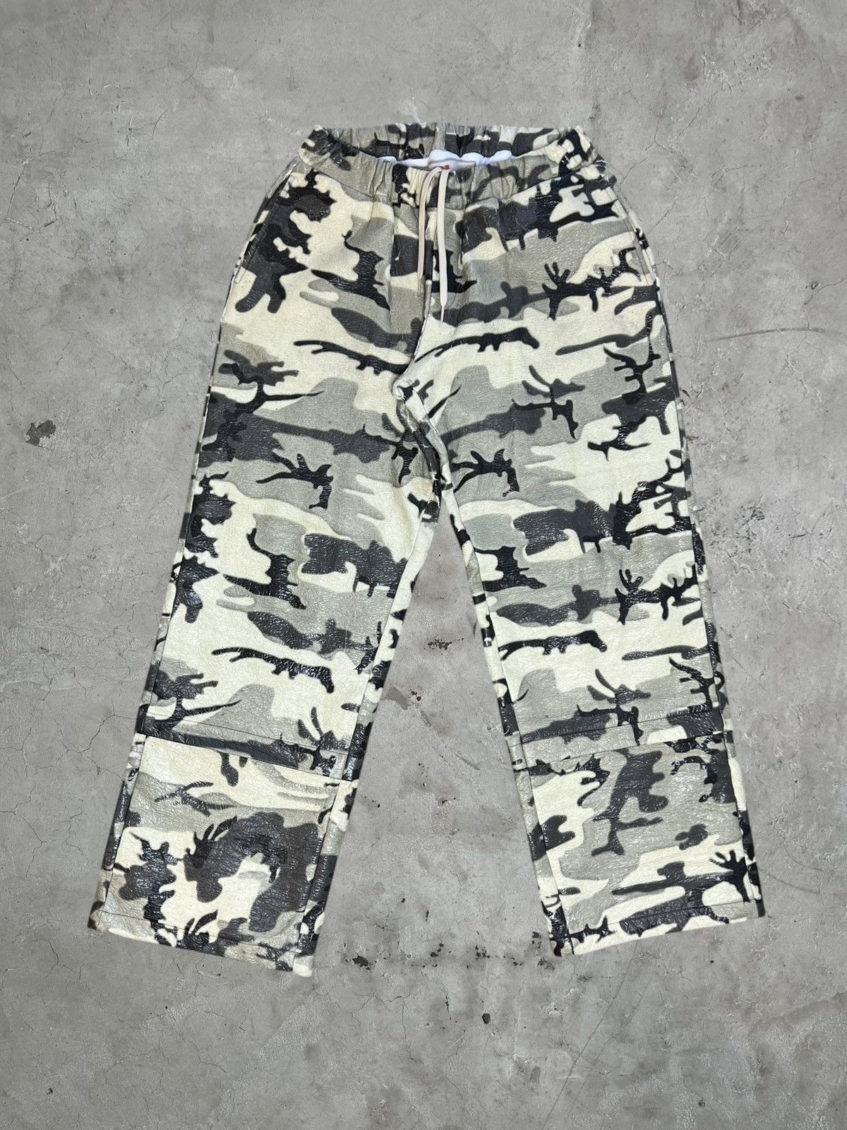 PDF PDF Camo Puffer Pants Size US 34 / EU 50 - 1 Thumbnail