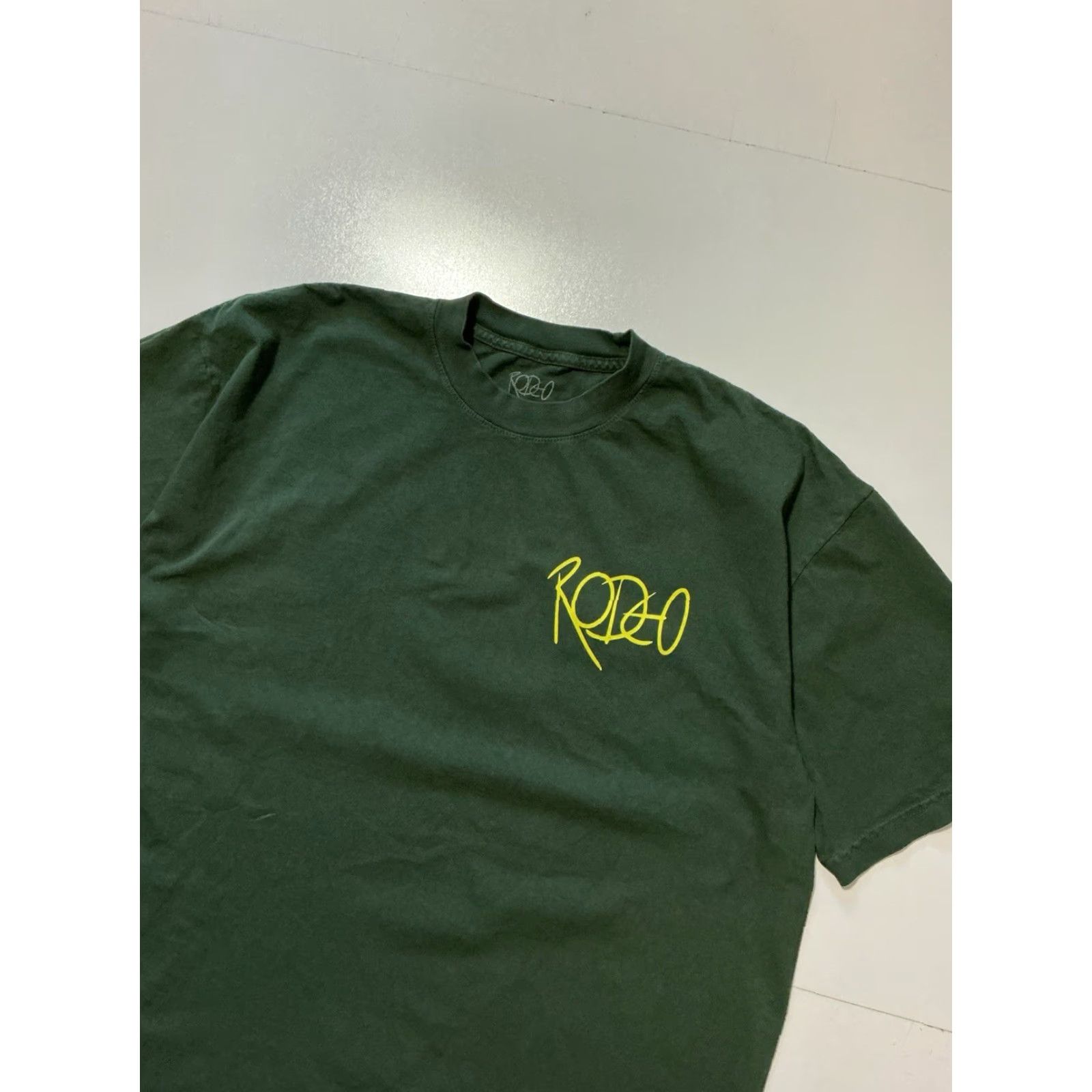 Vintage VINTAGE Rodeo California Graphic Crewneck T-Shirt Green Yellow Sz. L Mens Size US L / EU 52-54 / 3 - 4 Thumbnail