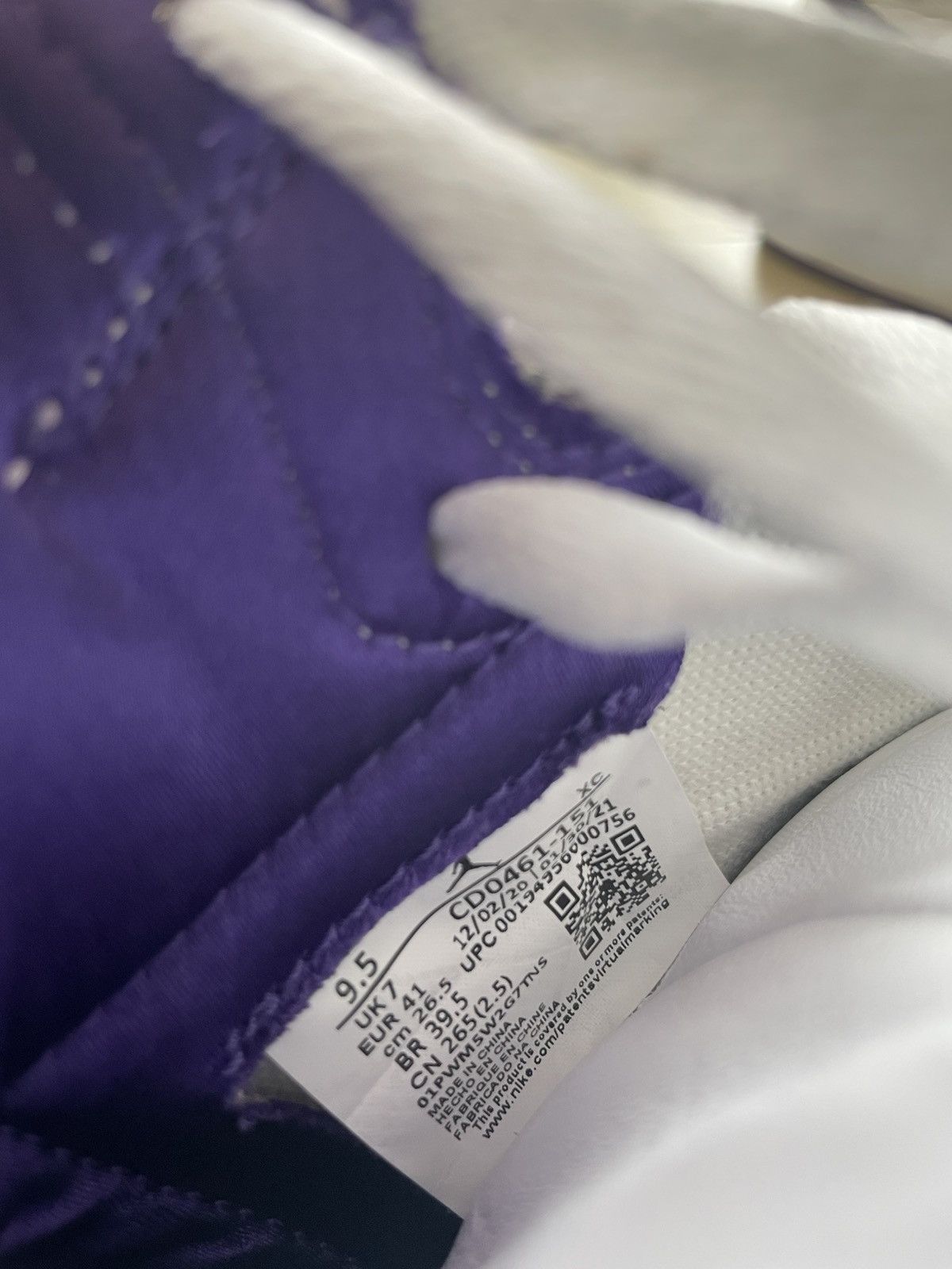 Jordan Brand Air Jordan 1 High OG Purple Size US 9.5 / IT 39.5 - 8 Thumbnail