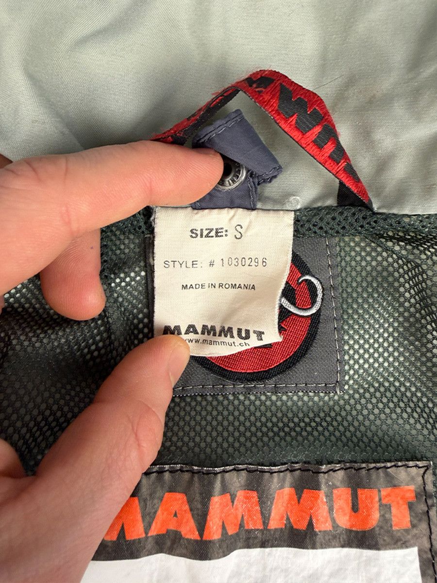 Mammut Men's Mammut Gore-Tex Vintage Trekking Jacket, Blue-Gray Size US S / EU 44-46 / 1 - 14 Thumbnail