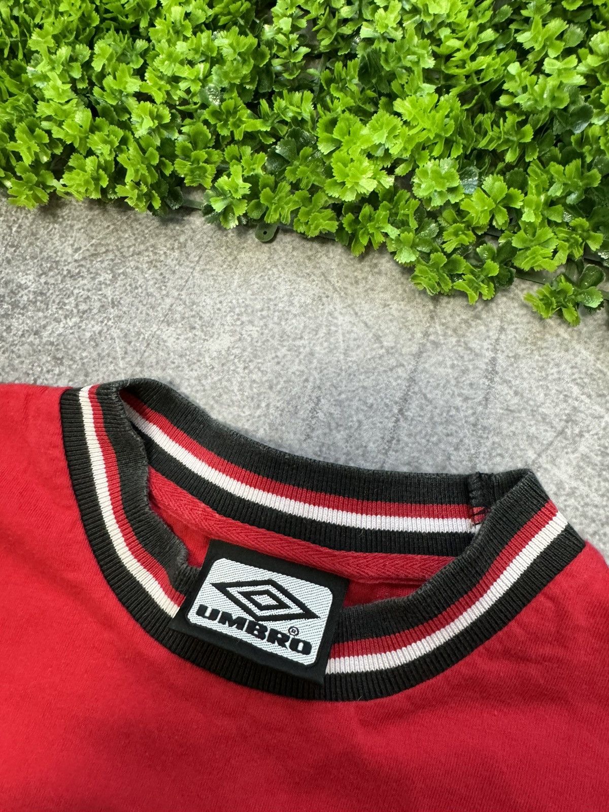 Vintage Vintage Umbro Manchester United Soccer T-Shirt 90s SHARP Size US L / EU 52-54 / 3 - 2 Thumbnail