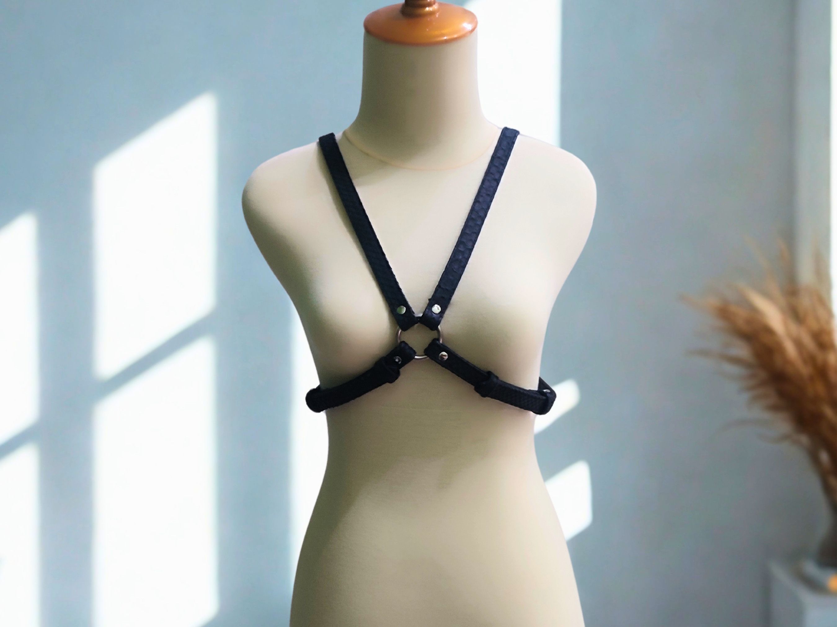 Handmade Python Snakeskin Leather Harness X Strap Style O Rings Size ONE SIZE - 1 Thumbnail