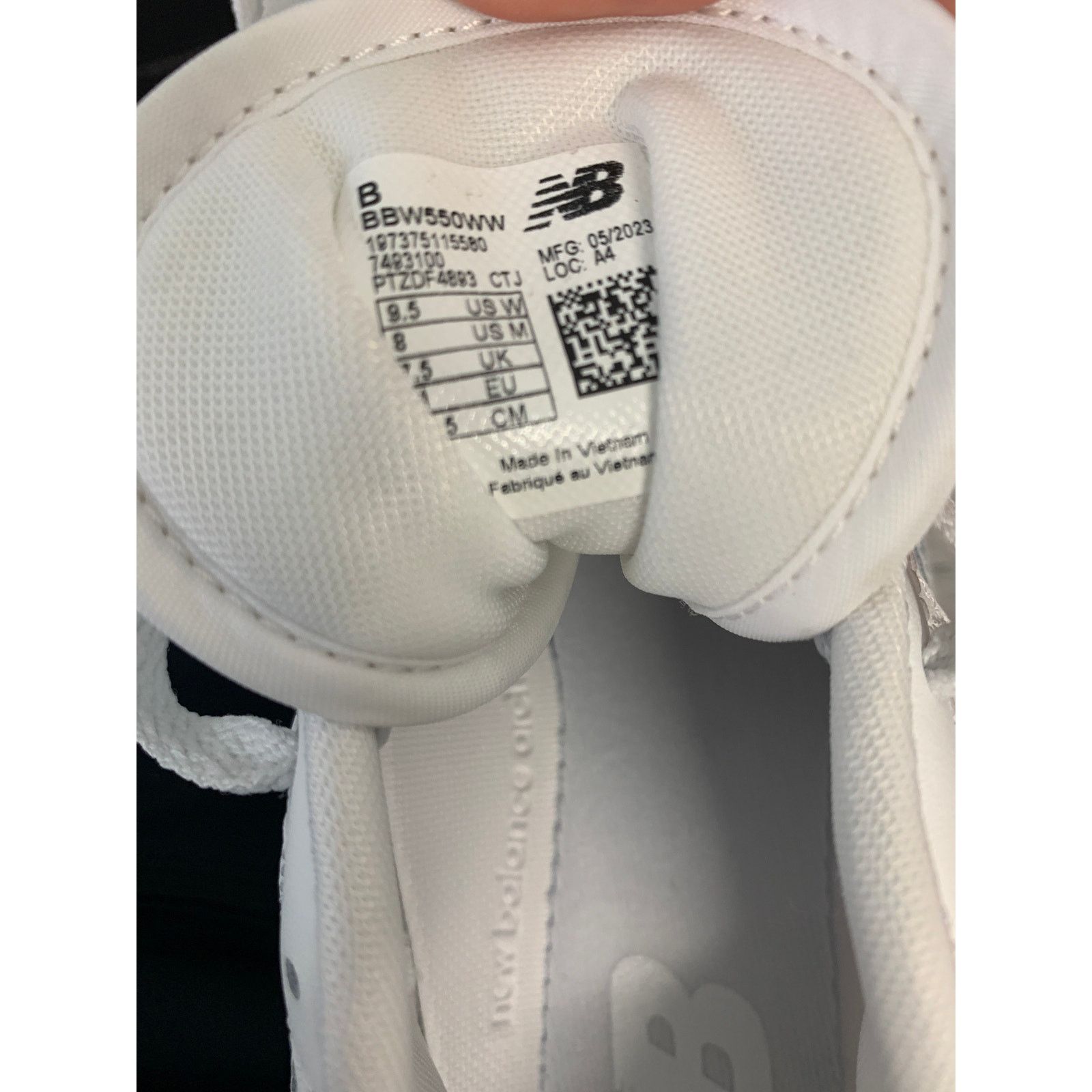 New Balance New Balance 550 Triple White Women's 9.5 Men's 8 SHIPS NOW Size US 9.5 / IT 39.5 - 7 Thumbnail