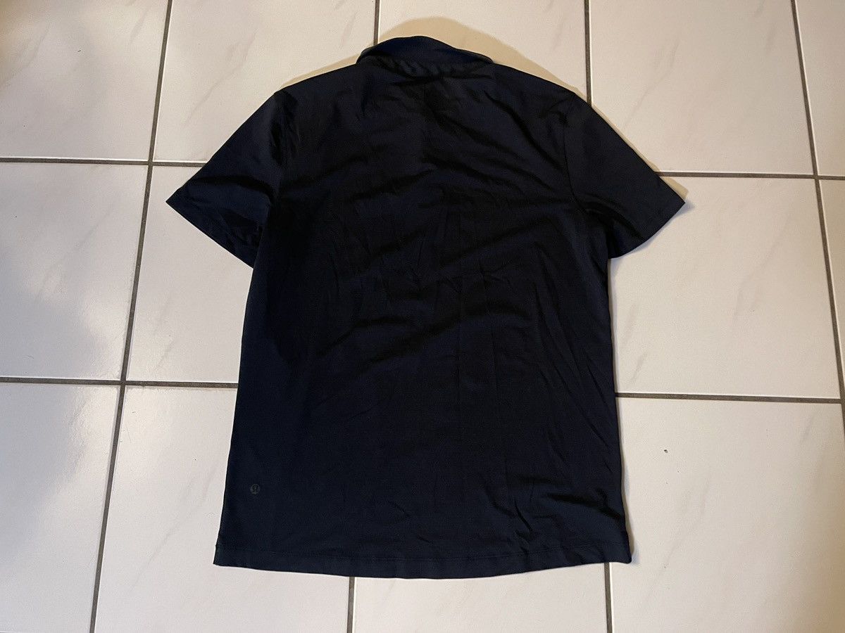 Lululemon Lululemon Evolution Polo Shirt Mens Large Navy Blue Stetch Size US L / EU 52-54 / 3 - 5 Thumbnail