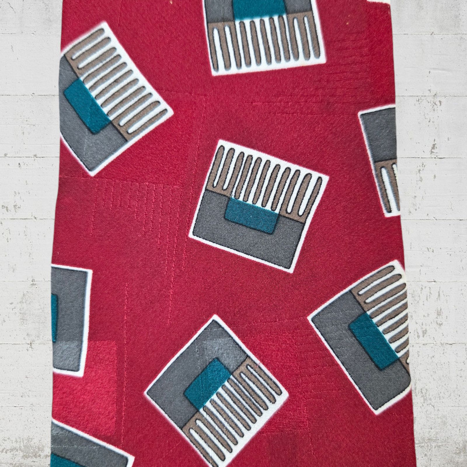 Vintage Vintage Red Comb Pattern USA Made Silk Neck Tie Size ONE SIZE - 3 Thumbnail