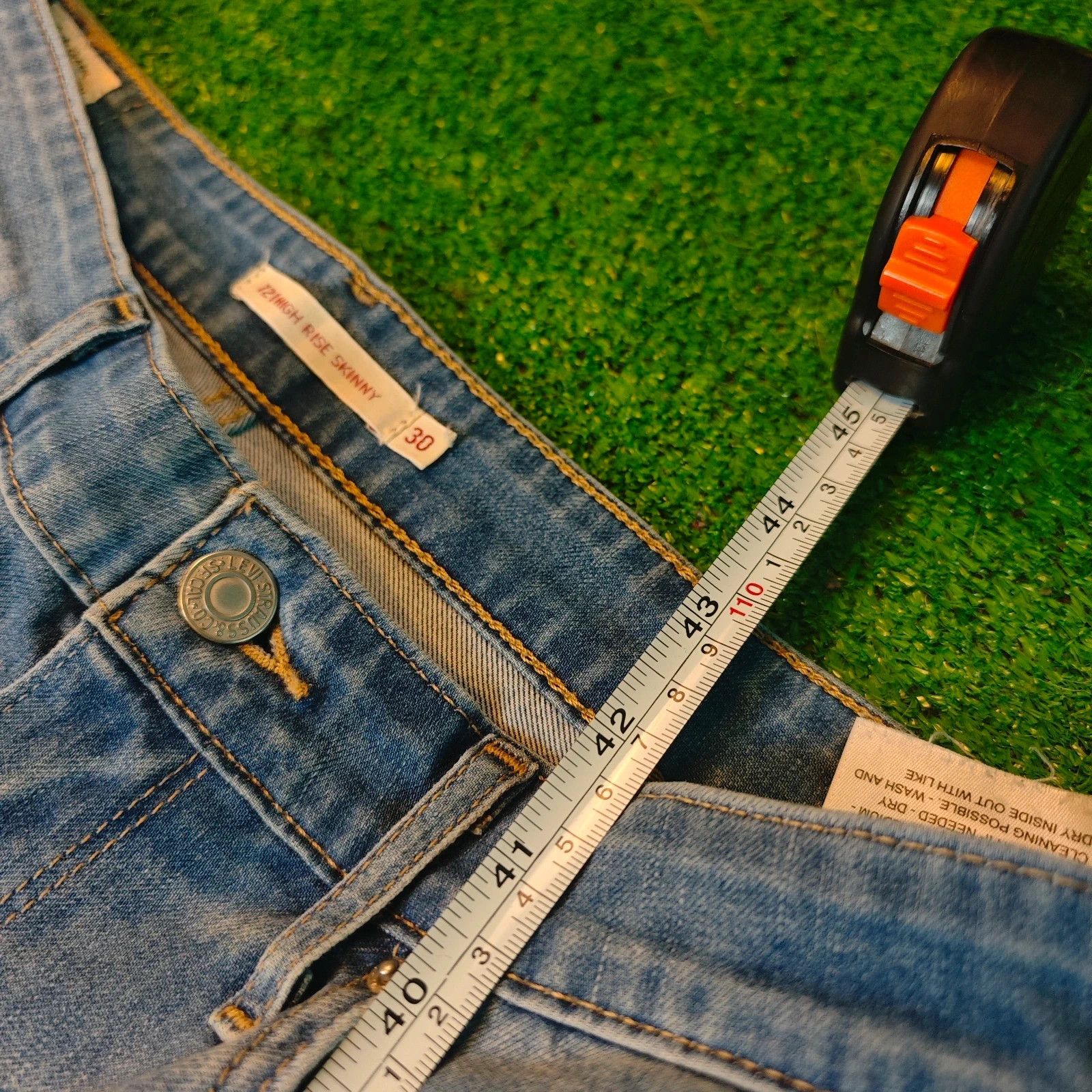 Levi's Levi's 721 Jeans Womens 30 Blue high rise skinny slim fit Size 30" / US 8 / IT 44 - 14 Thumbnail
