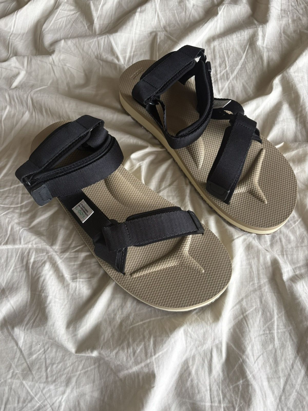 Suicoke DEPA-2Cab-ECO in Black/Beige