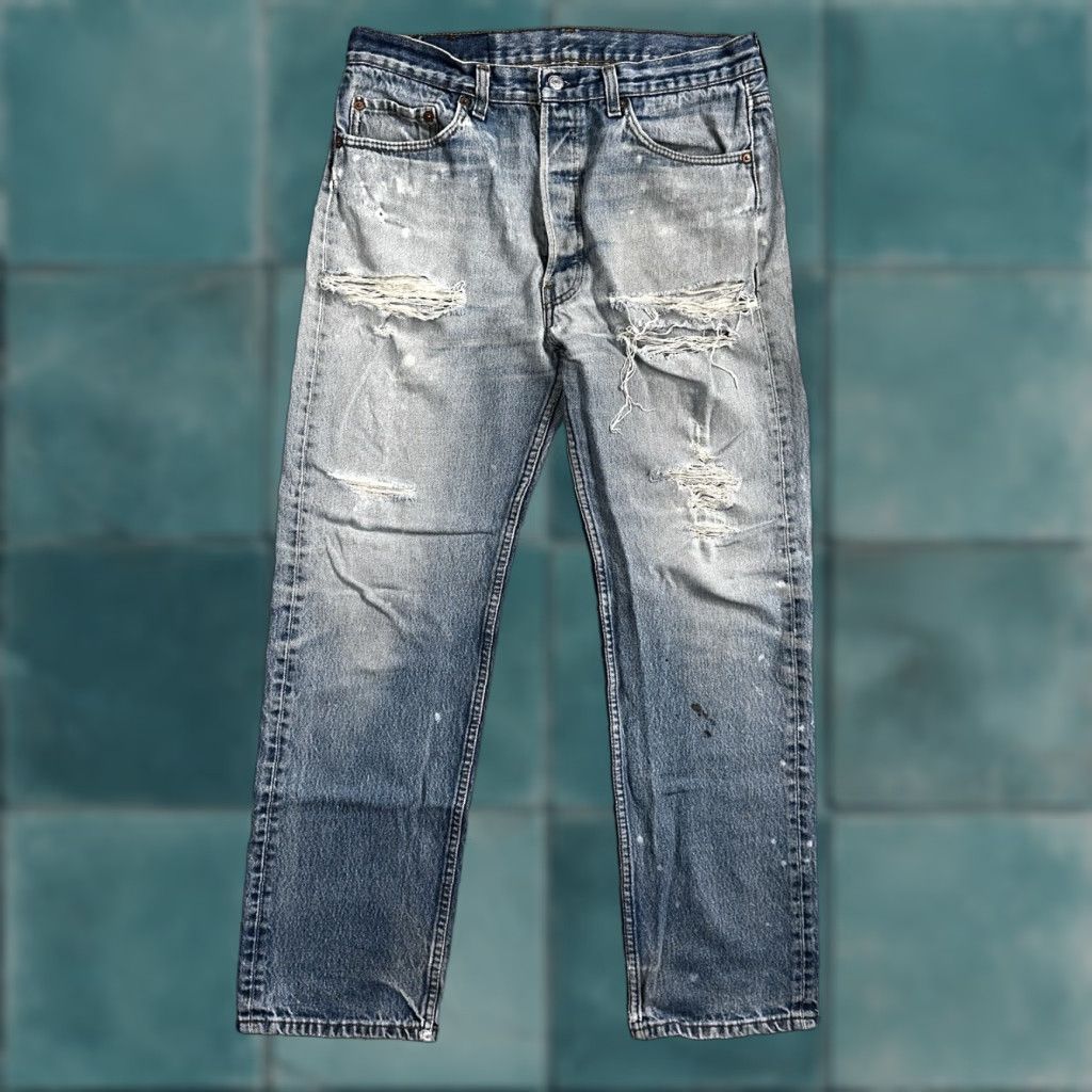 Levi's VINTAGE Levi's 501 Jeans 90s Straight Leg Light Wash 35x33 Men Blue Denim 501 Series 90s Mens Size US 35 - 1 Thumbnail