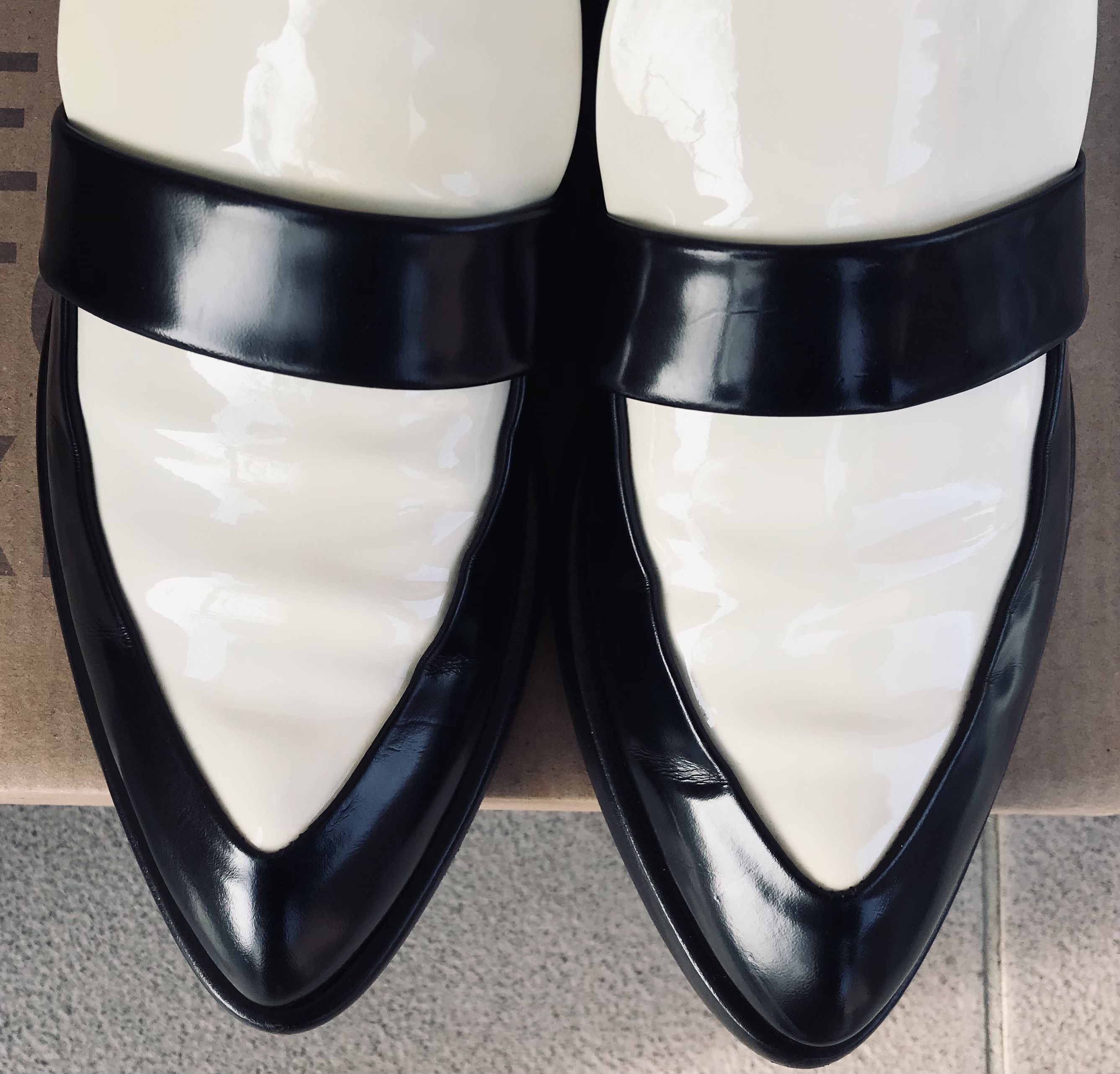 Louis Vuitton Louis Vuitton Loafers Black White Slip On Flats Leather Size US 7.5 / IT 37.5 - 8 Thumbnail