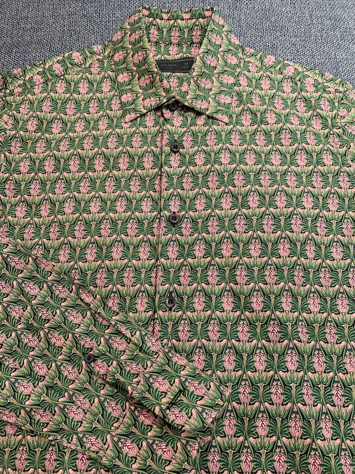 Prada Prada printed dress shirt Size US S / EU 44-46 / 1 - 5 Thumbnail