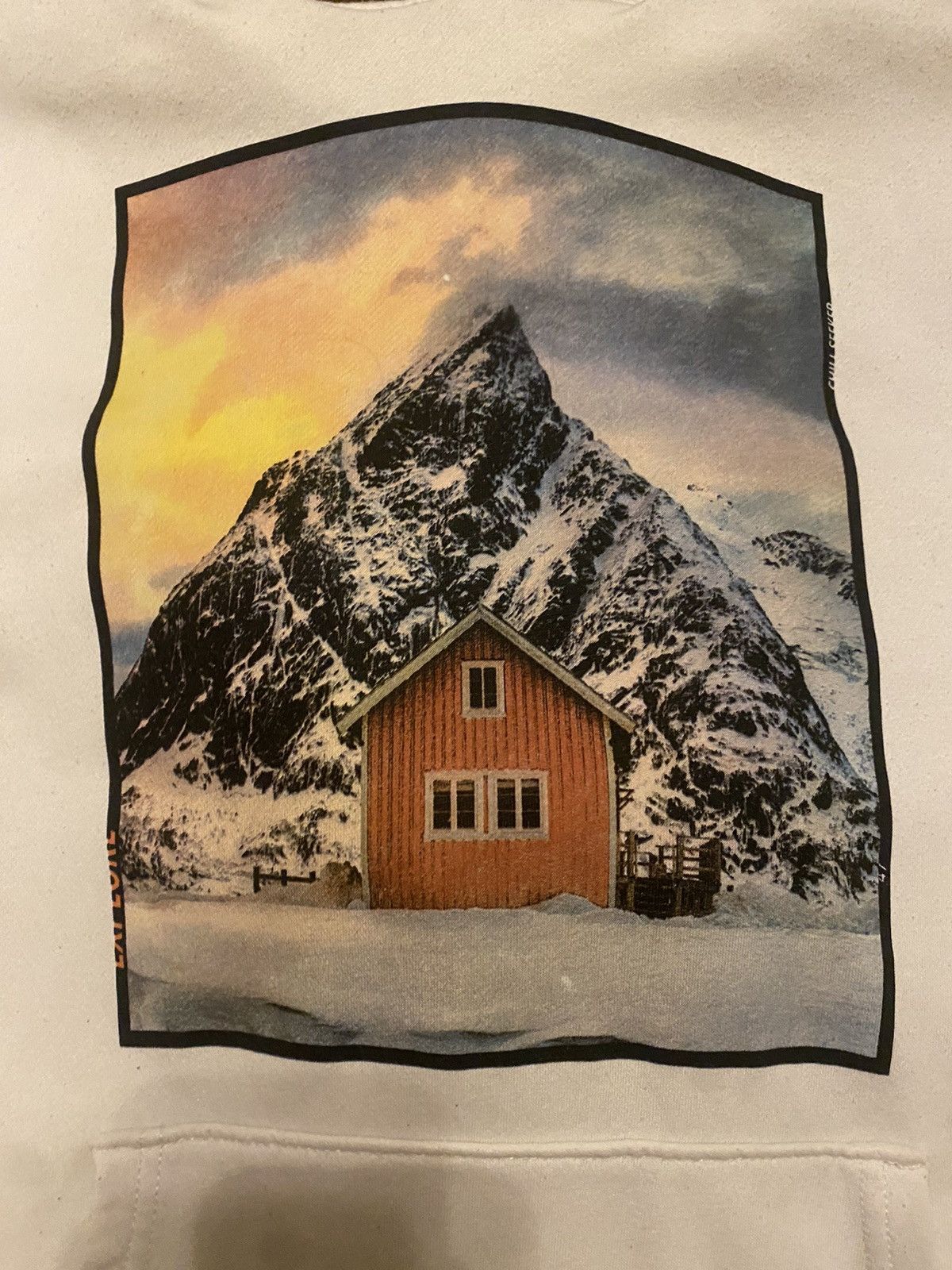 Old Navy White Hoodie ft. Winter Cabin Size US XL / EU 56 / 4 - 3 Thumbnail