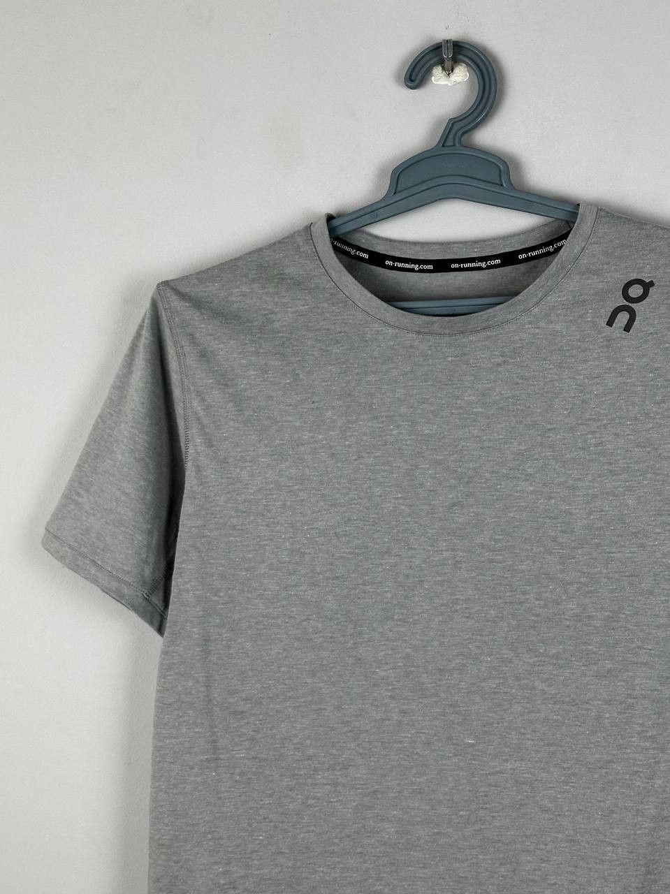 On On Running Performance Grey Sport T Shirt Size L Size US L / EU 52-54 / 3 - 1 Thumbnail