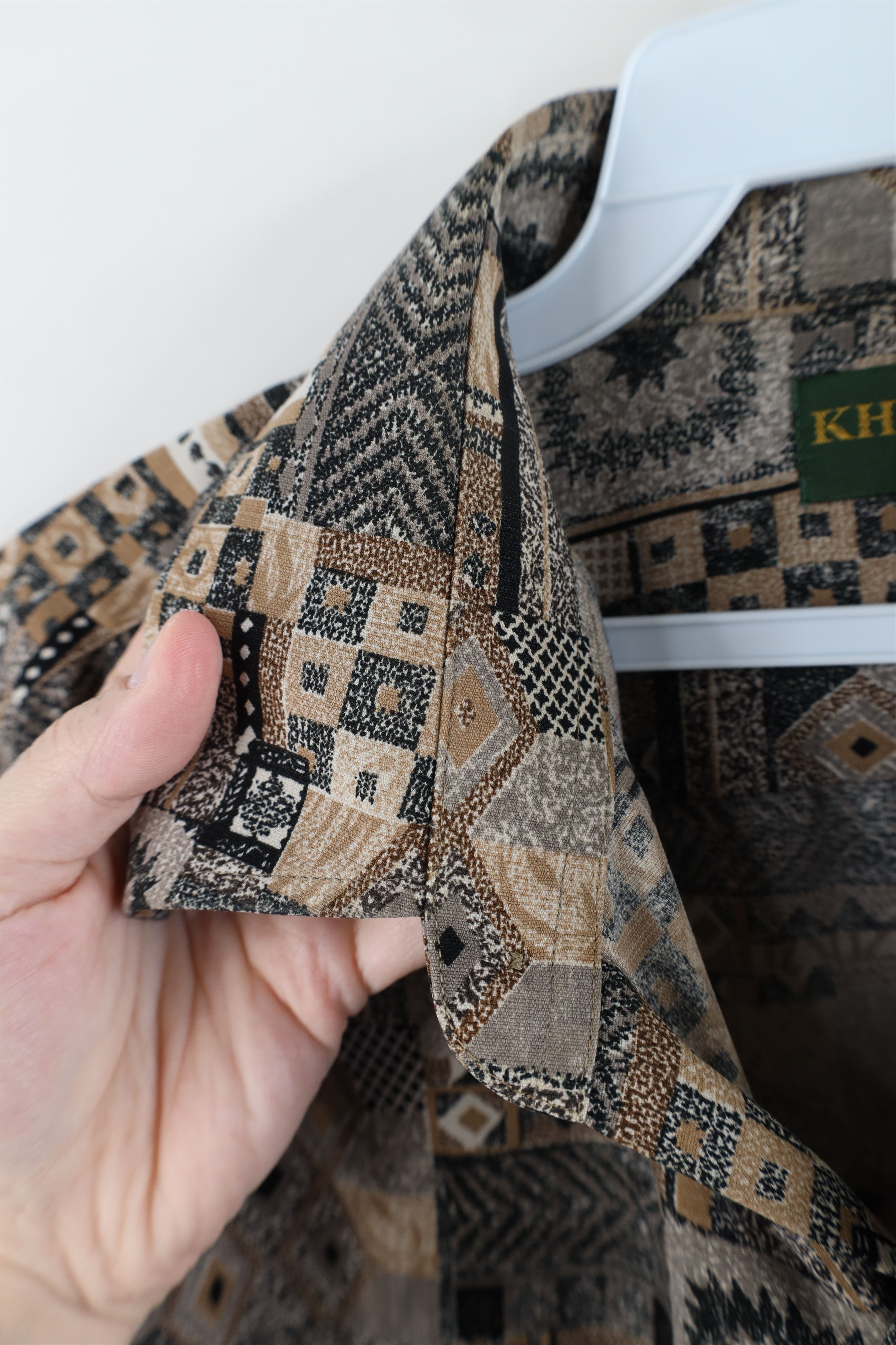 Vintage Vintage 90s Streetwear Geometric Collared Button Shirt Size US L / EU 52-54 / 3 - 7 Thumbnail
