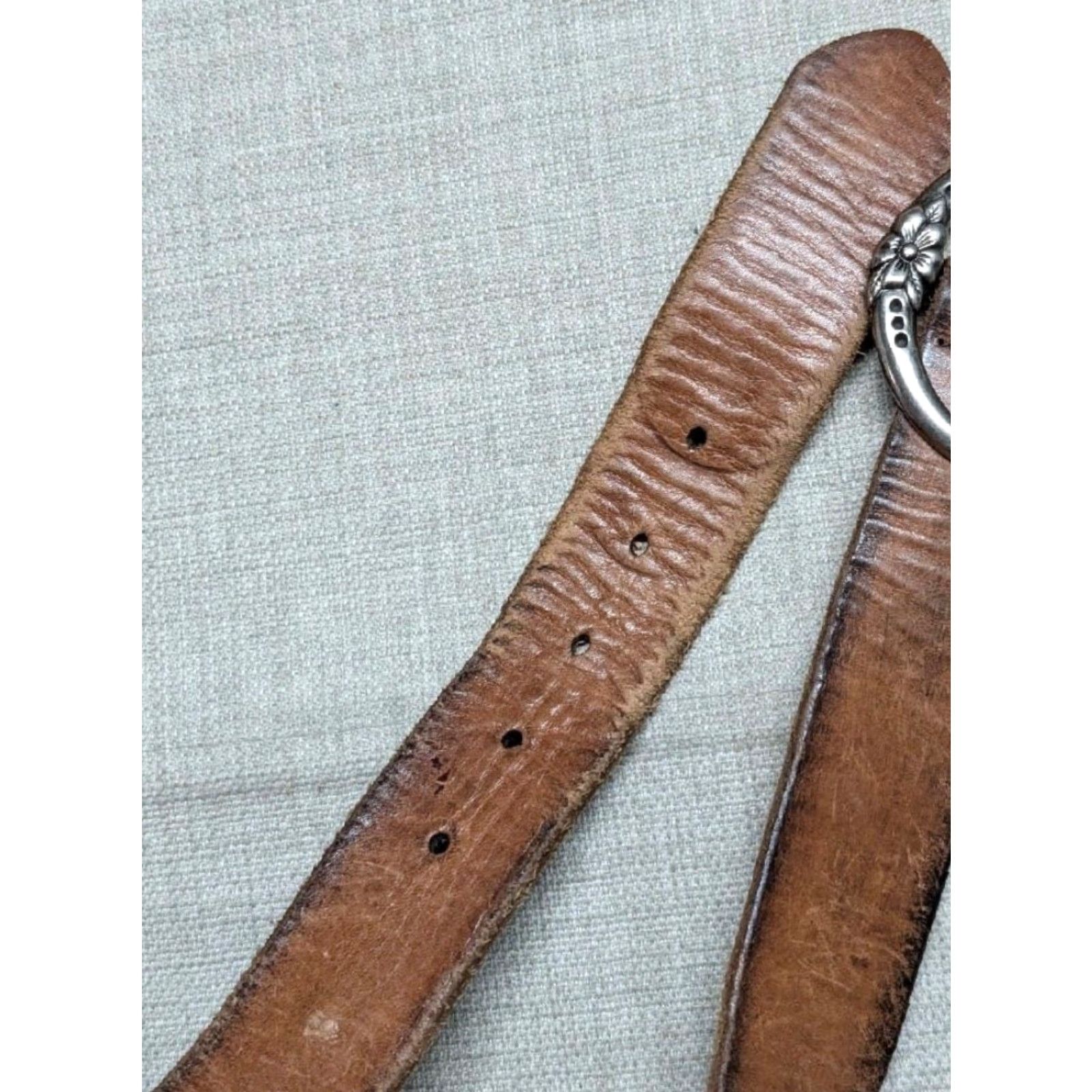 American Eagle Outfitters VINTAGE american eagle belt COWHIDE full grain leather 34 buckle WESTERN Brown Womens Regular 1-5/8" width 34/35 pattern Patina 90s decade Size ONE SIZE - 5 Thumbnail
