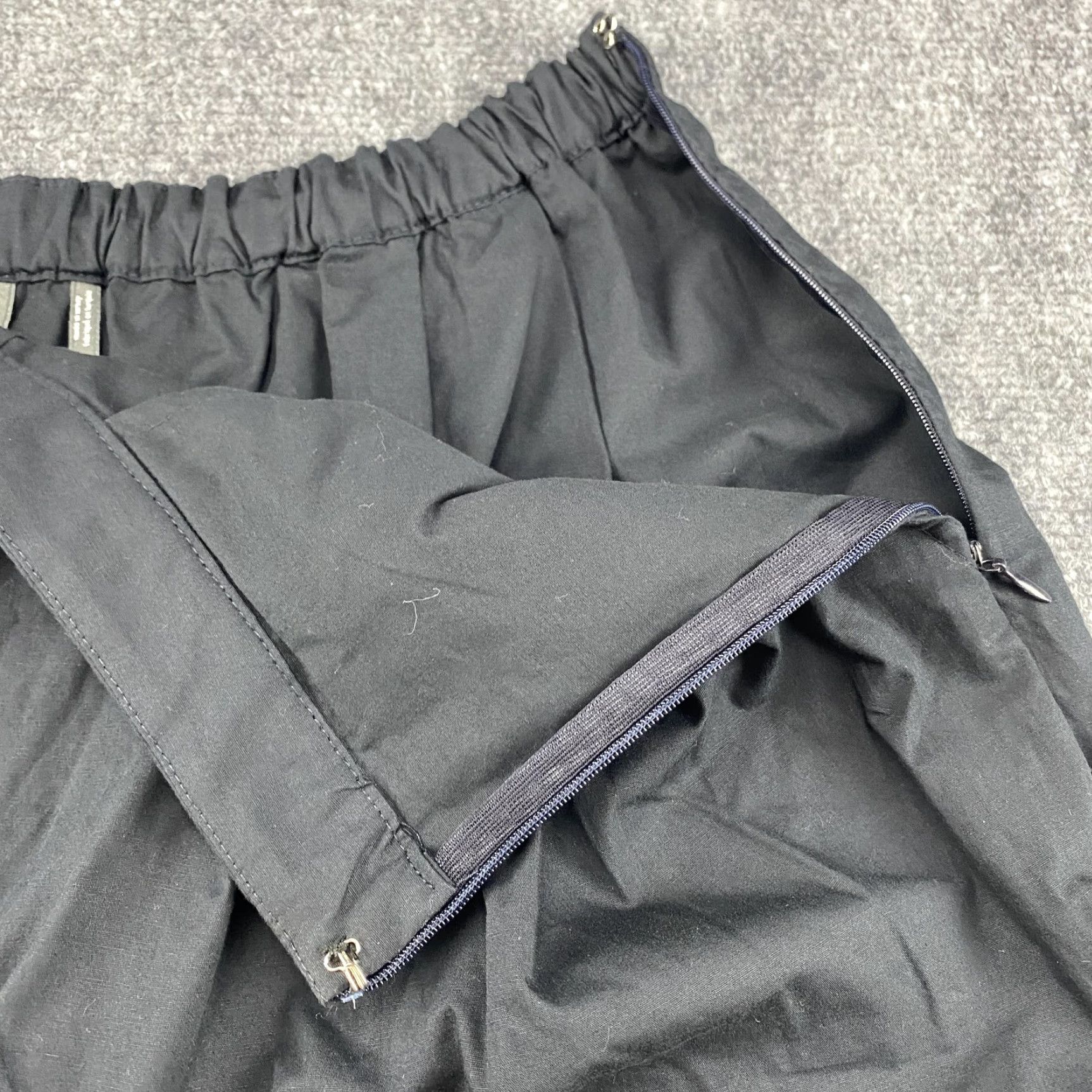 Anthropologie VINTAGE Anthropologie Skirt Womens M Black Pleated A-Line Mini Button Side Zip Size 32" / US 10 / IT 46 - 4 Thumbnail