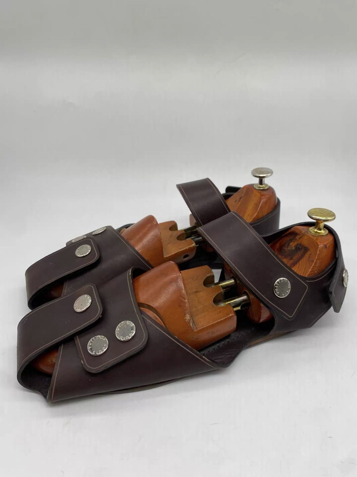 Louis Vuitton Louis Vuitton Brown Leather Serengeti Flat Sandals Size US 7 / EU 40 - 3 Thumbnail