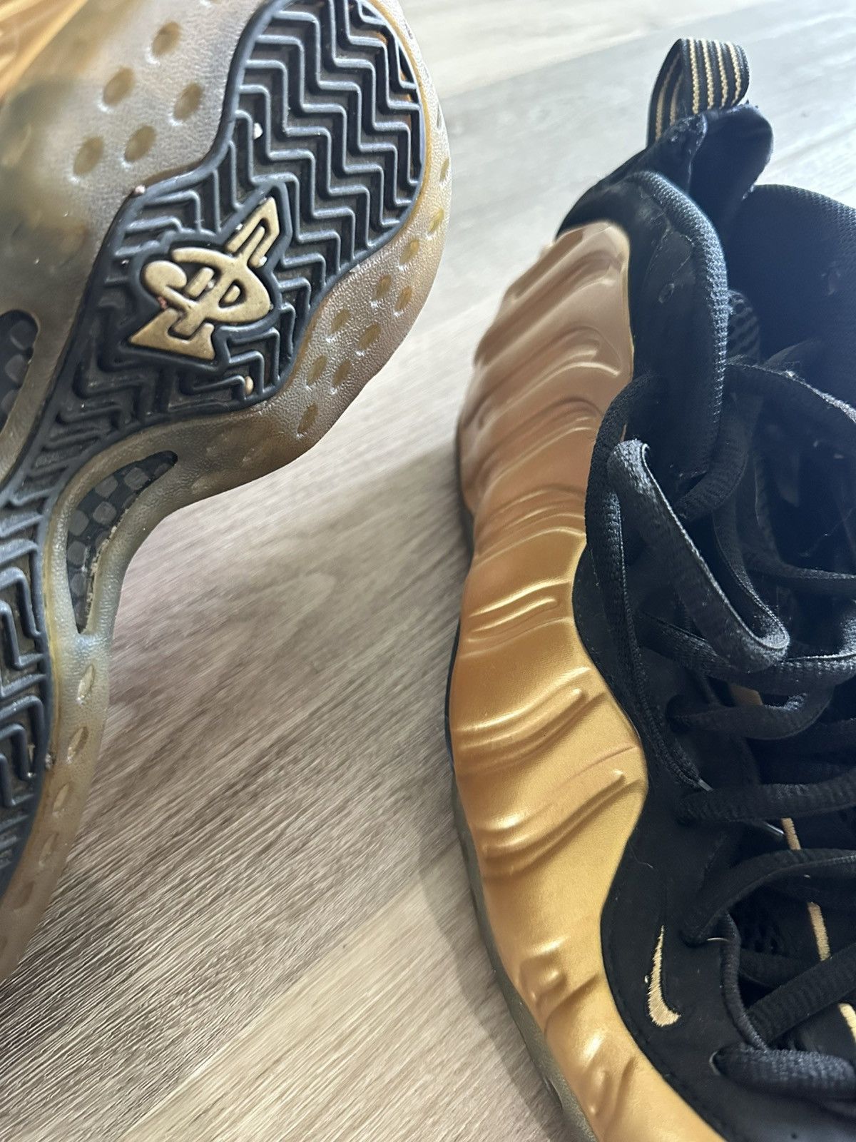 Nike Nike Foamposite ( Metallic Gold ) Size US 11.5 / EU 44-45 - 4 Thumbnail