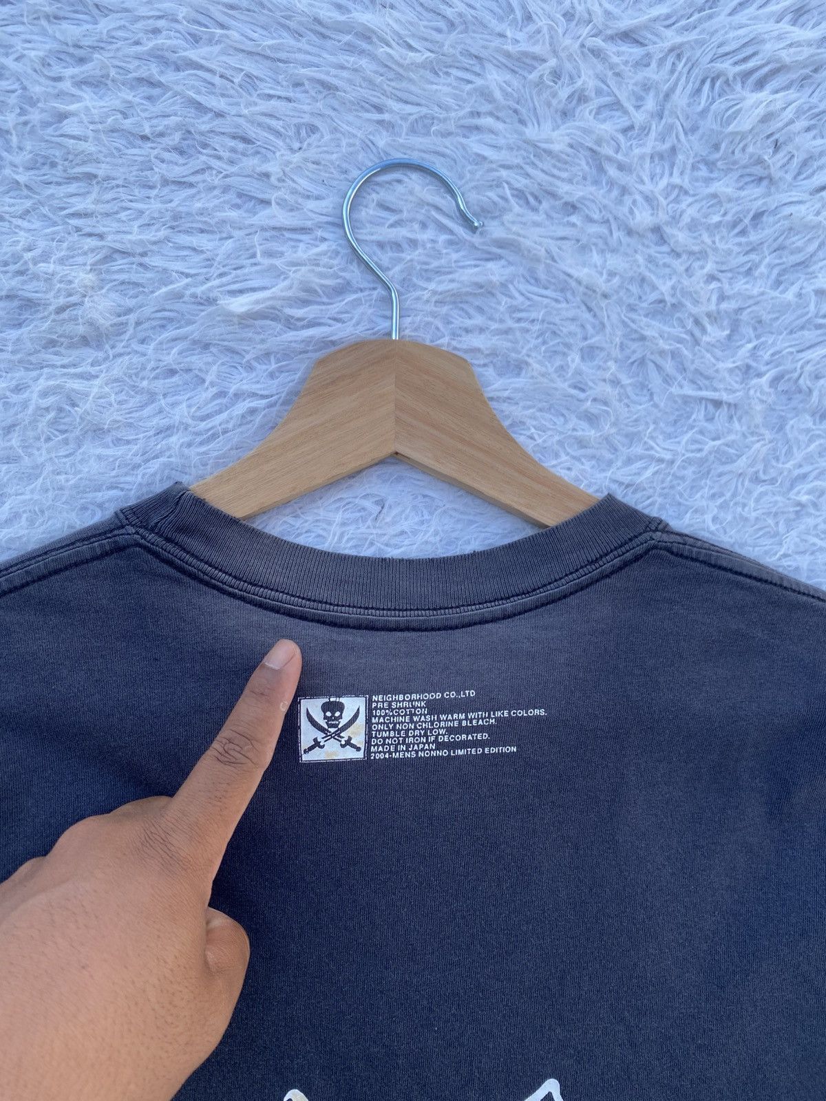 Neighborhood Rare Vintage 2004 Neighborhood "Fight Alone" Tshirt Size US L / EU 52-54 / 3 - 21 Thumbnail